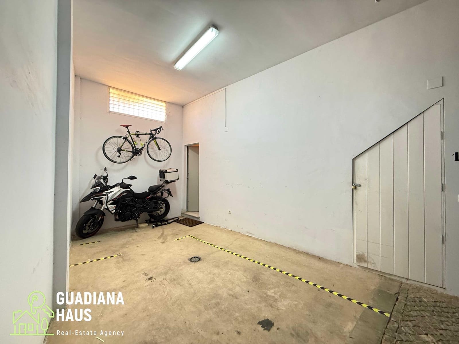 2 slaapkamer Rijtjeshuis te koop in Ayamonte met zwembad garage - € 325.000 (Ref: 10078544)