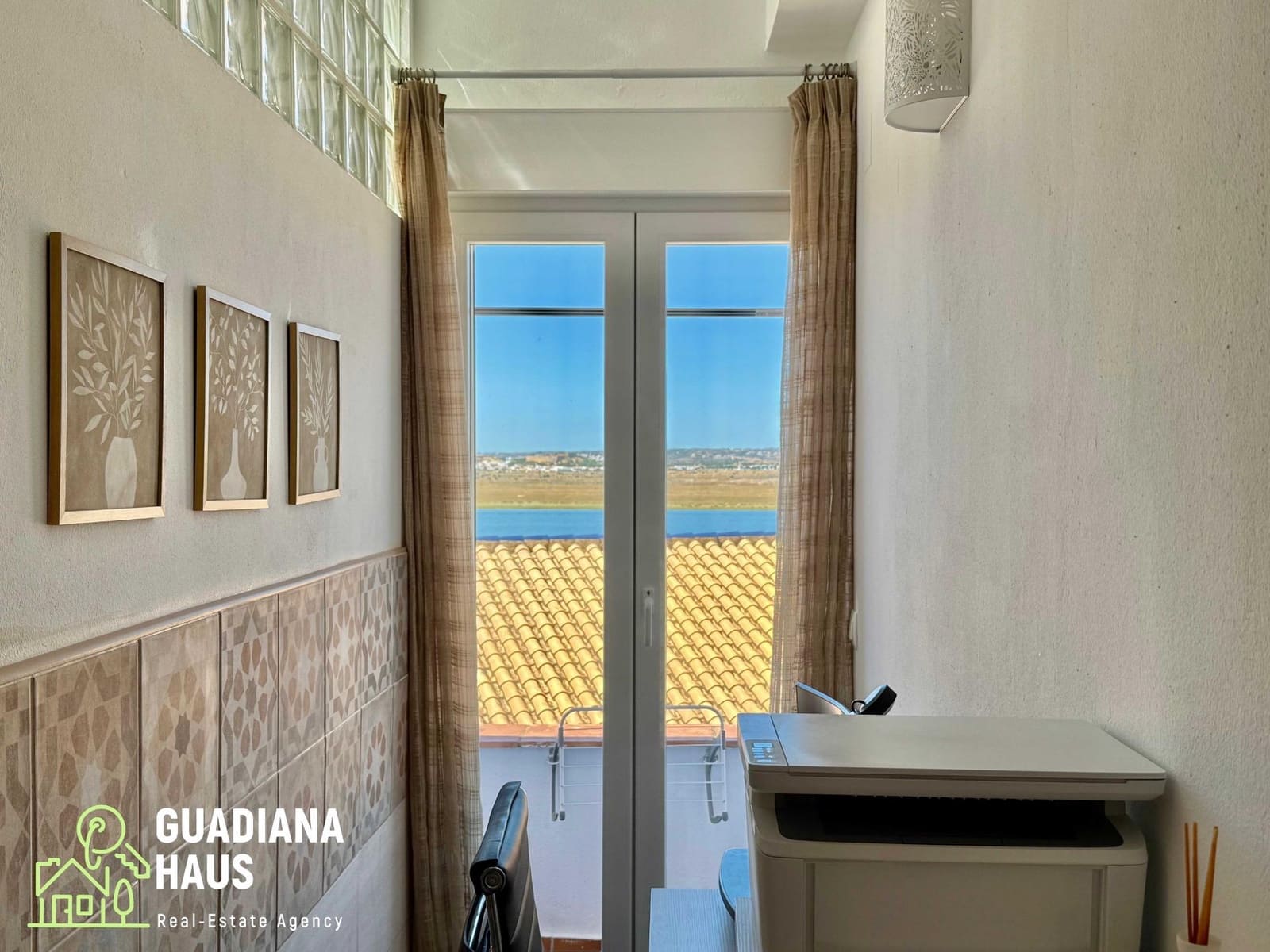 2 slaapkamer Rijtjeshuis te koop in Ayamonte met zwembad garage - € 325.000 (Ref: 10078544)