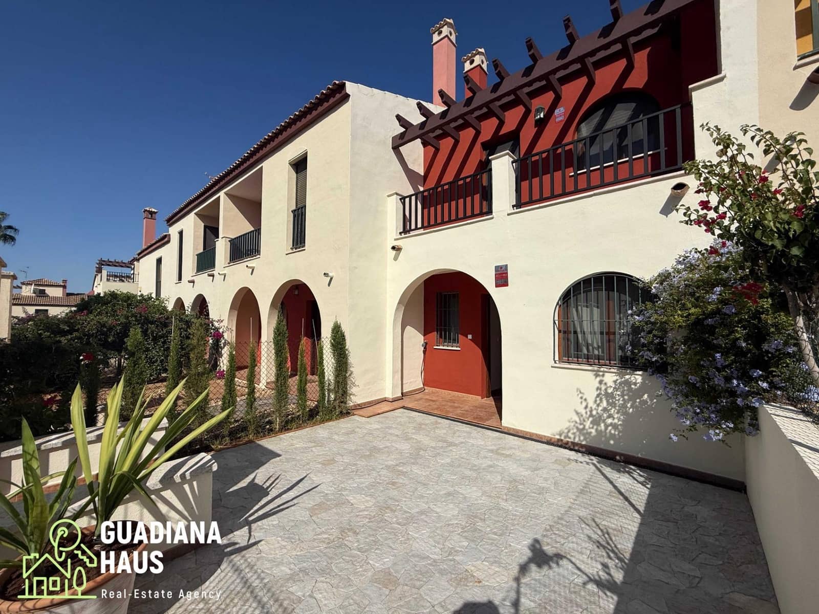 2 slaapkamer Rijtjeshuis te koop in Ayamonte met zwembad - € 219.000 (Ref: 10078547)