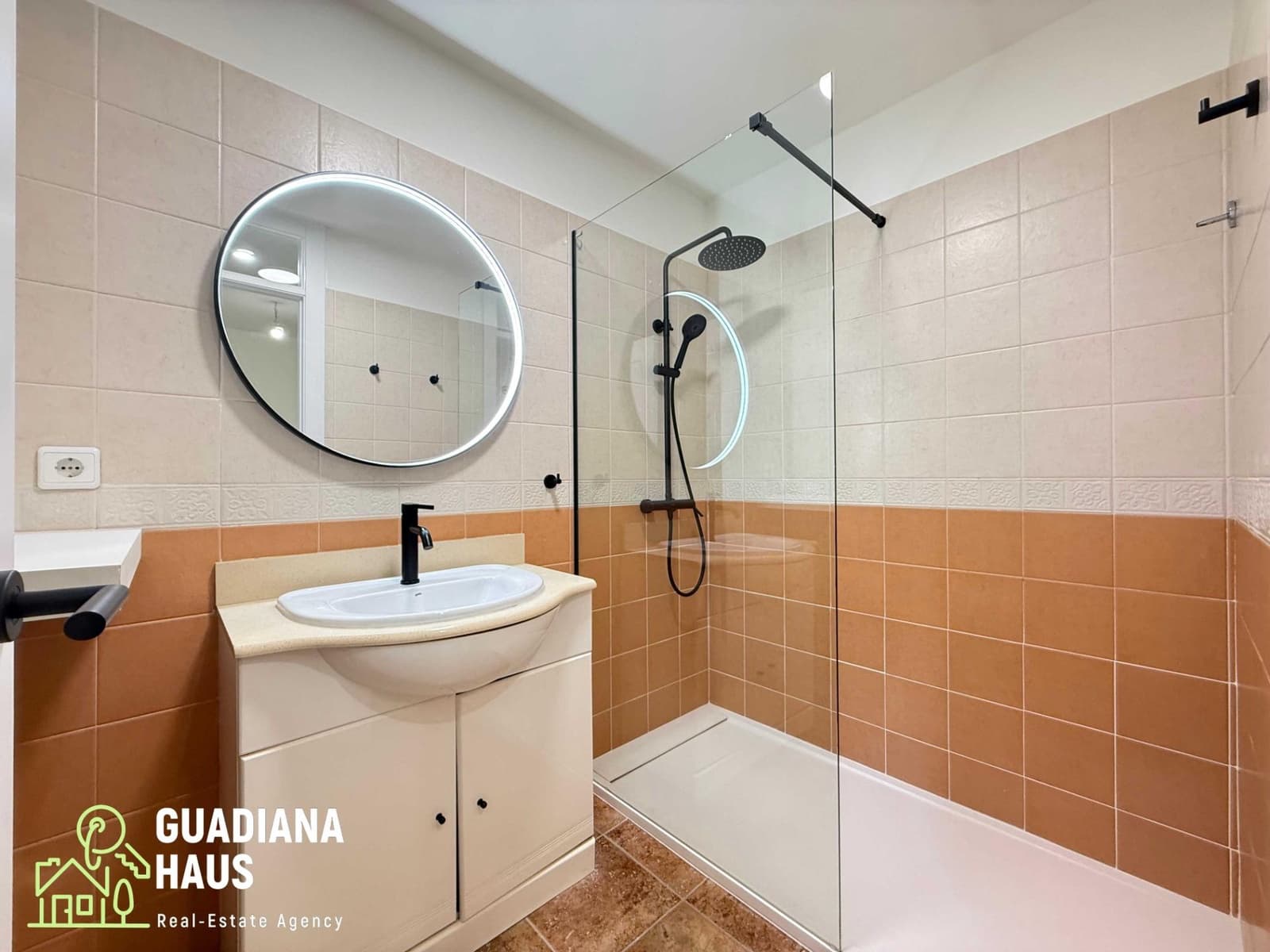 2 slaapkamer Rijtjeshuis te koop in Ayamonte met zwembad - € 219.000 (Ref: 10078547)