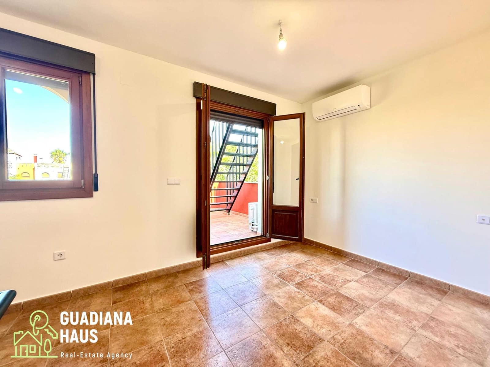 2 slaapkamer Rijtjeshuis te koop in Ayamonte met zwembad - € 219.000 (Ref: 10078547)