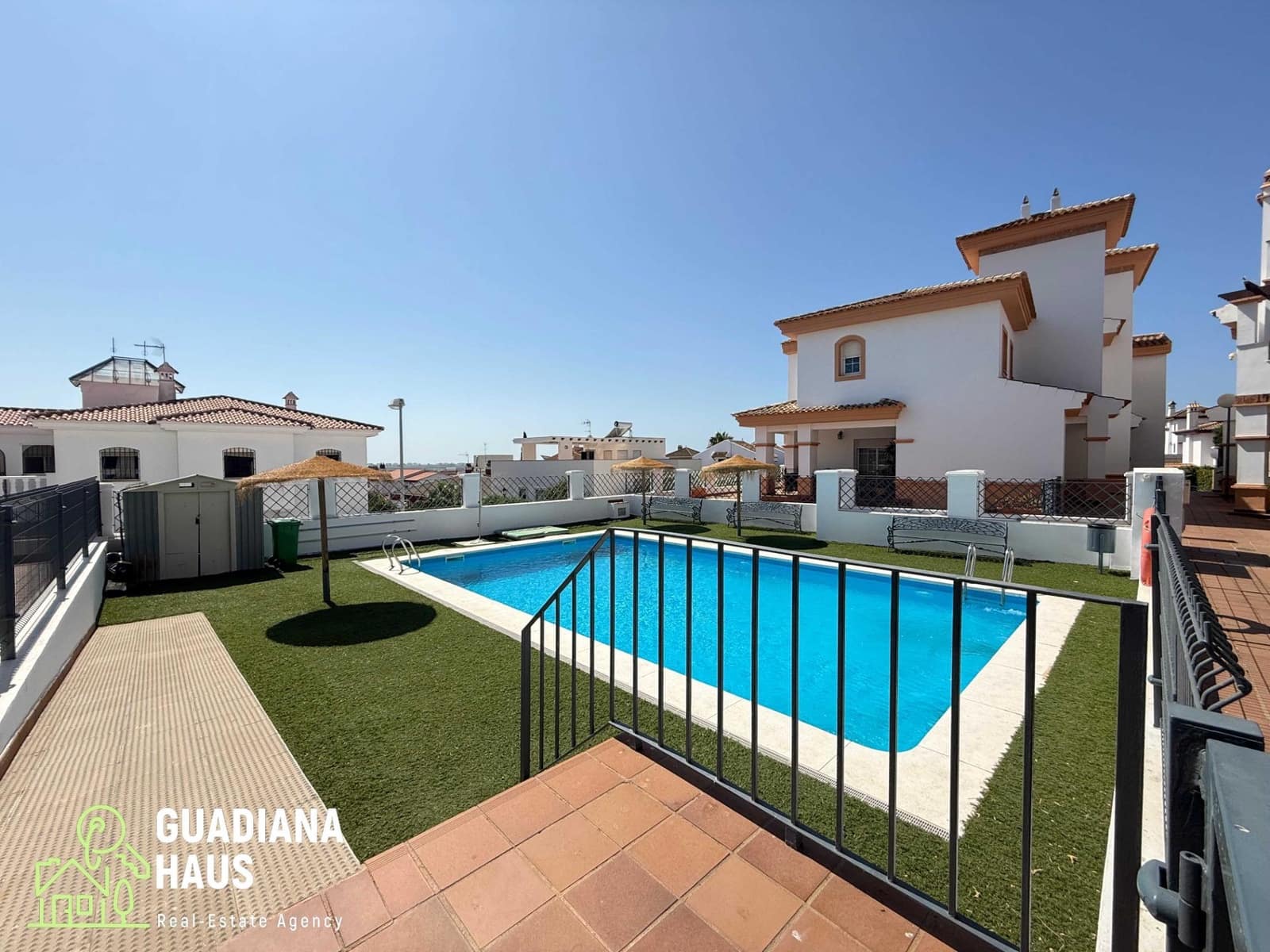 5 chambre Villa/Maison Semi-Mitoyenne à vendre à Ayamonte avec piscine garage - 359 000 € (Ref: 10078549)