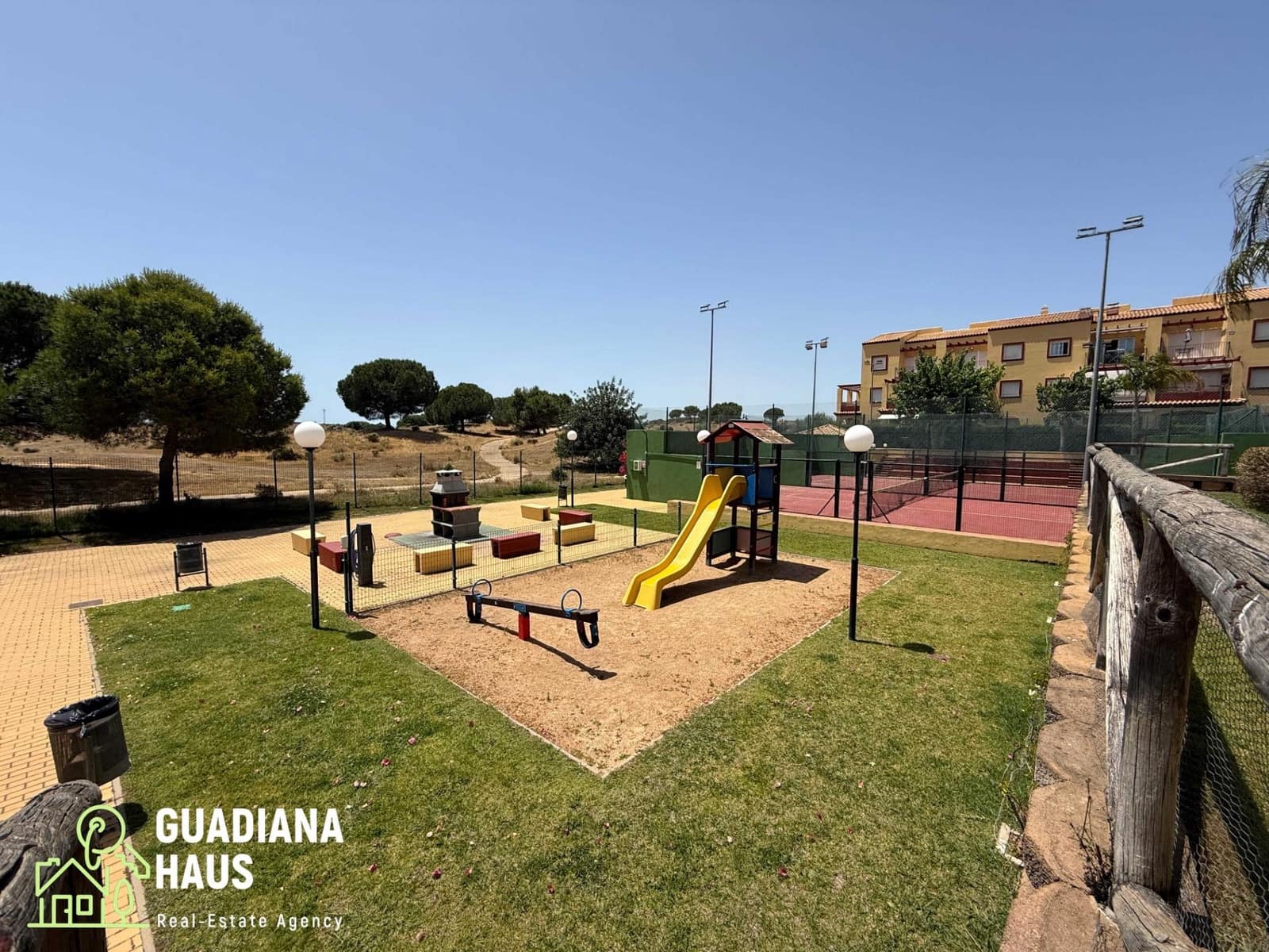 Apartamento de 2 habitaciones en Ayamonte en venta con piscina - 168.500 € (Ref: 10078551)