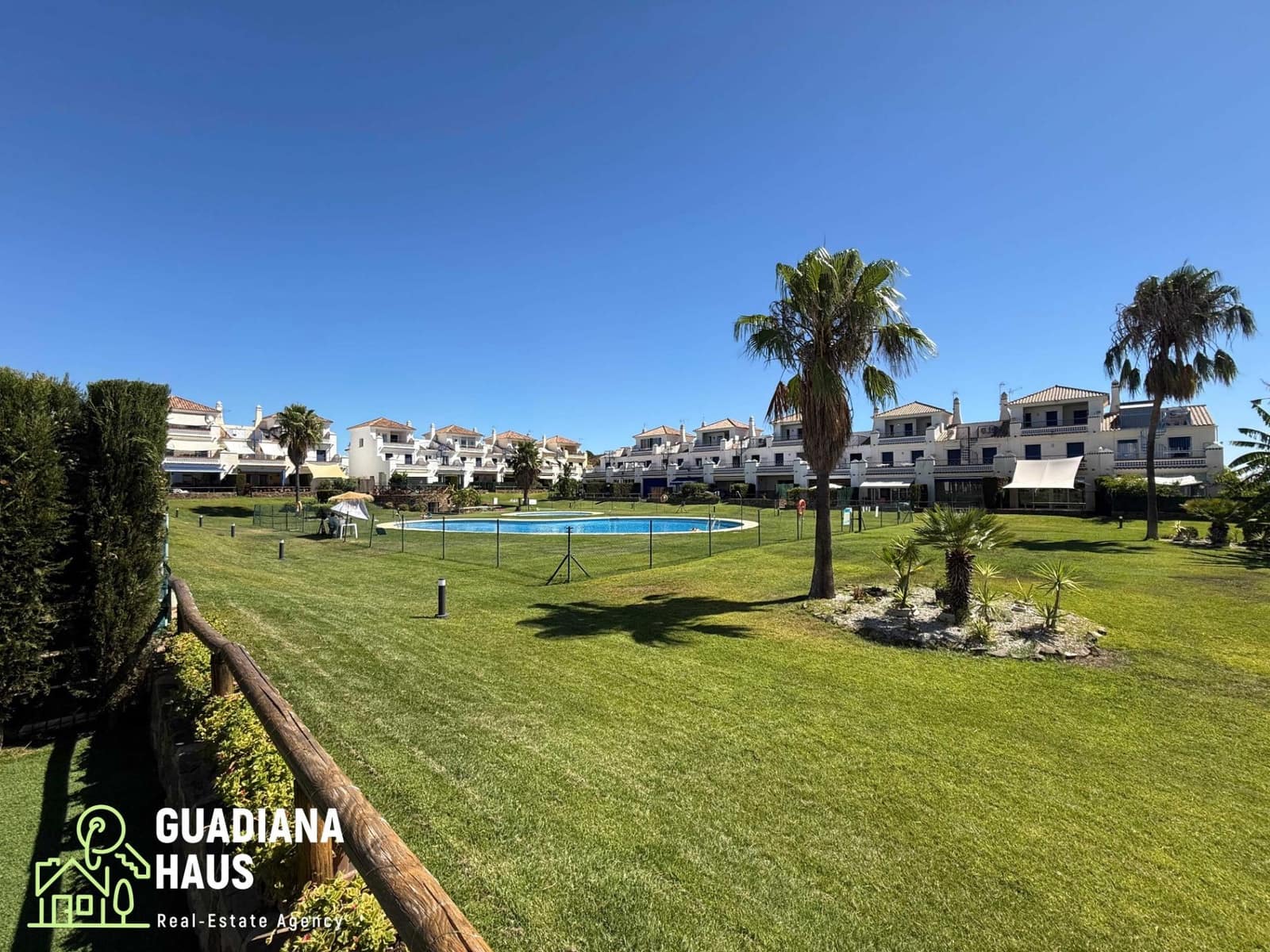3 quarto Moradia em Banda para venda em Ayamonte com piscina - 294 000 € (Ref: 10078555)