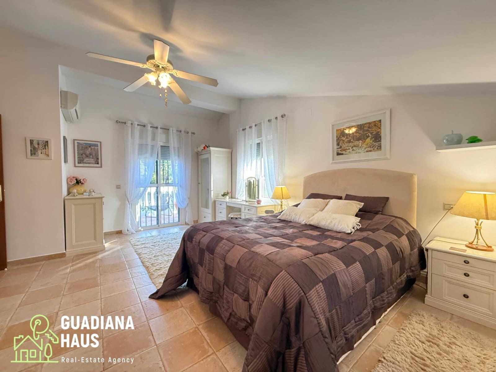 5 slaapkamer Villa te koop in Isla Cristina met zwembad garage - € 499.000 (Ref: 10078558)