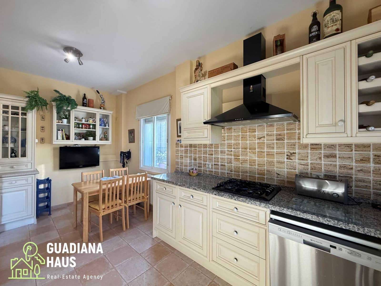 5 slaapkamer Villa te koop in Isla Cristina met zwembad garage - € 499.000 (Ref: 10078558)