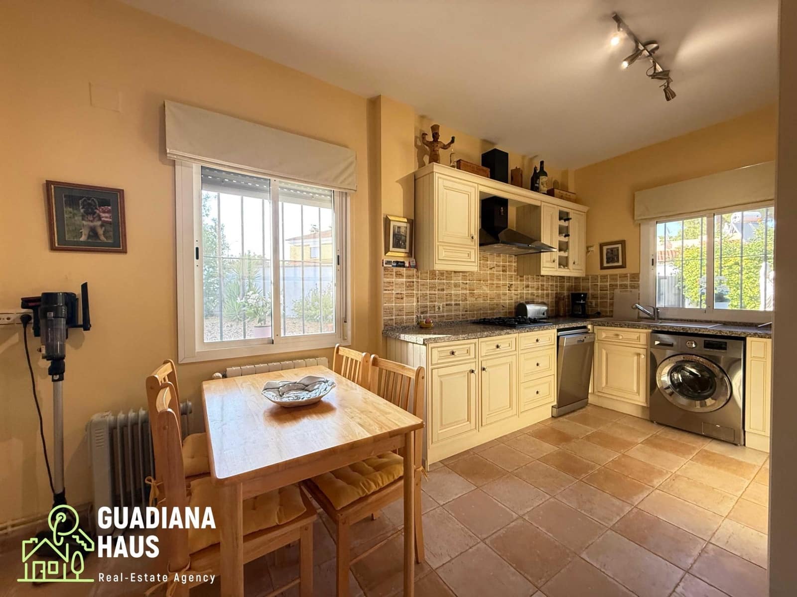 5 slaapkamer Villa te koop in Isla Cristina met zwembad garage - € 499.000 (Ref: 10078558)