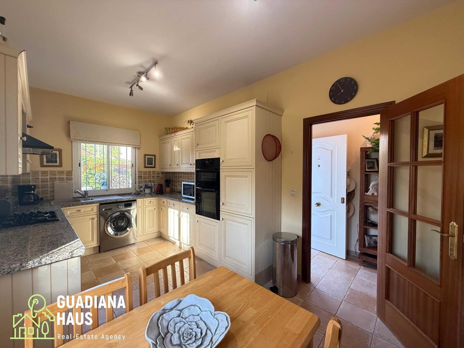 5 slaapkamer Villa te koop in Isla Cristina met zwembad garage - € 499.000 (Ref: 10078558)