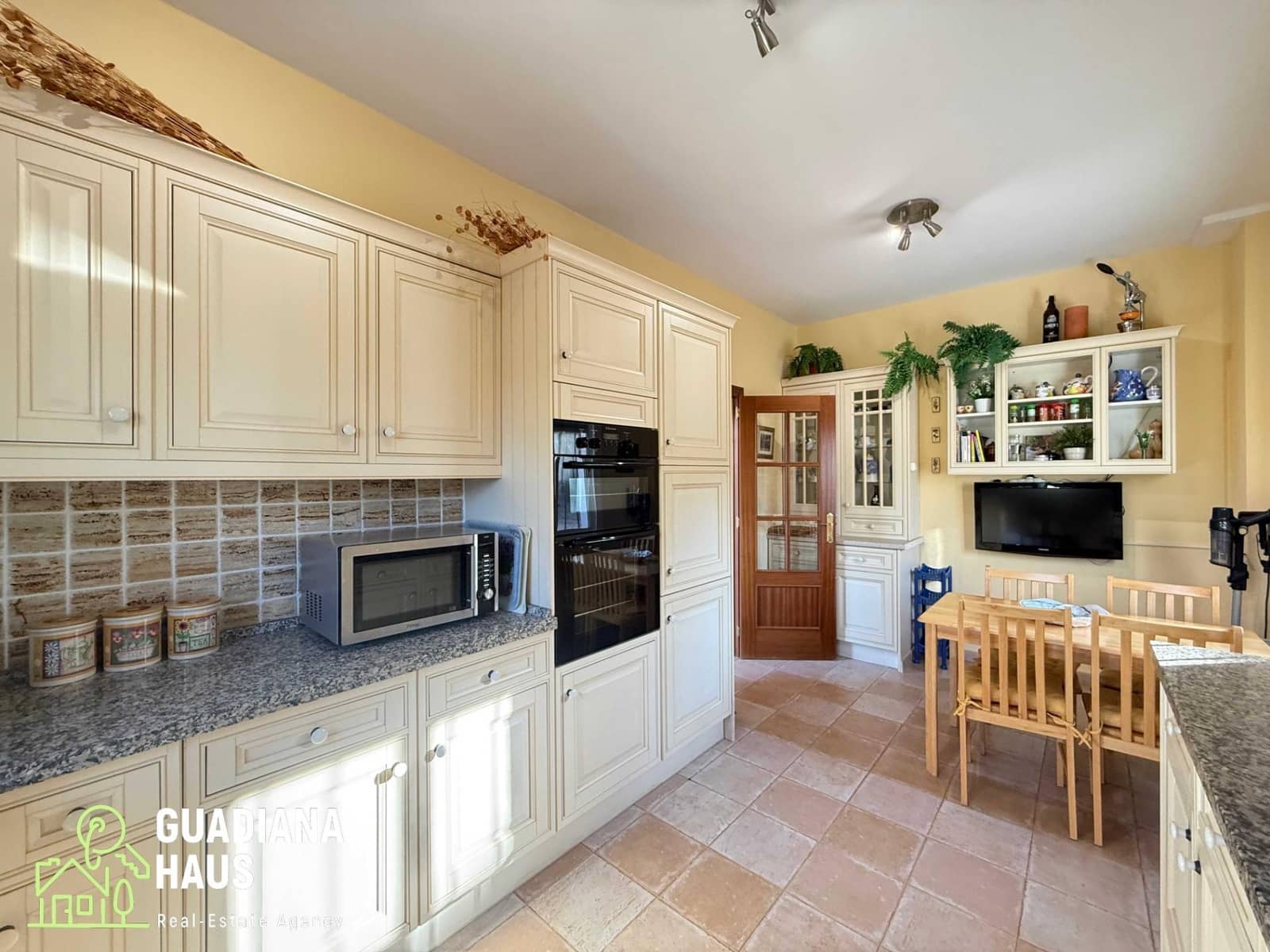 5 slaapkamer Villa te koop in Isla Cristina met zwembad garage - € 499.000 (Ref: 10078558)