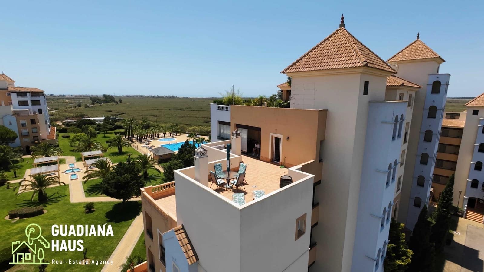 2 sovrum Lägenhet till salu i Isla Canela med pool garage - 325 000 € (Ref: 10078559)