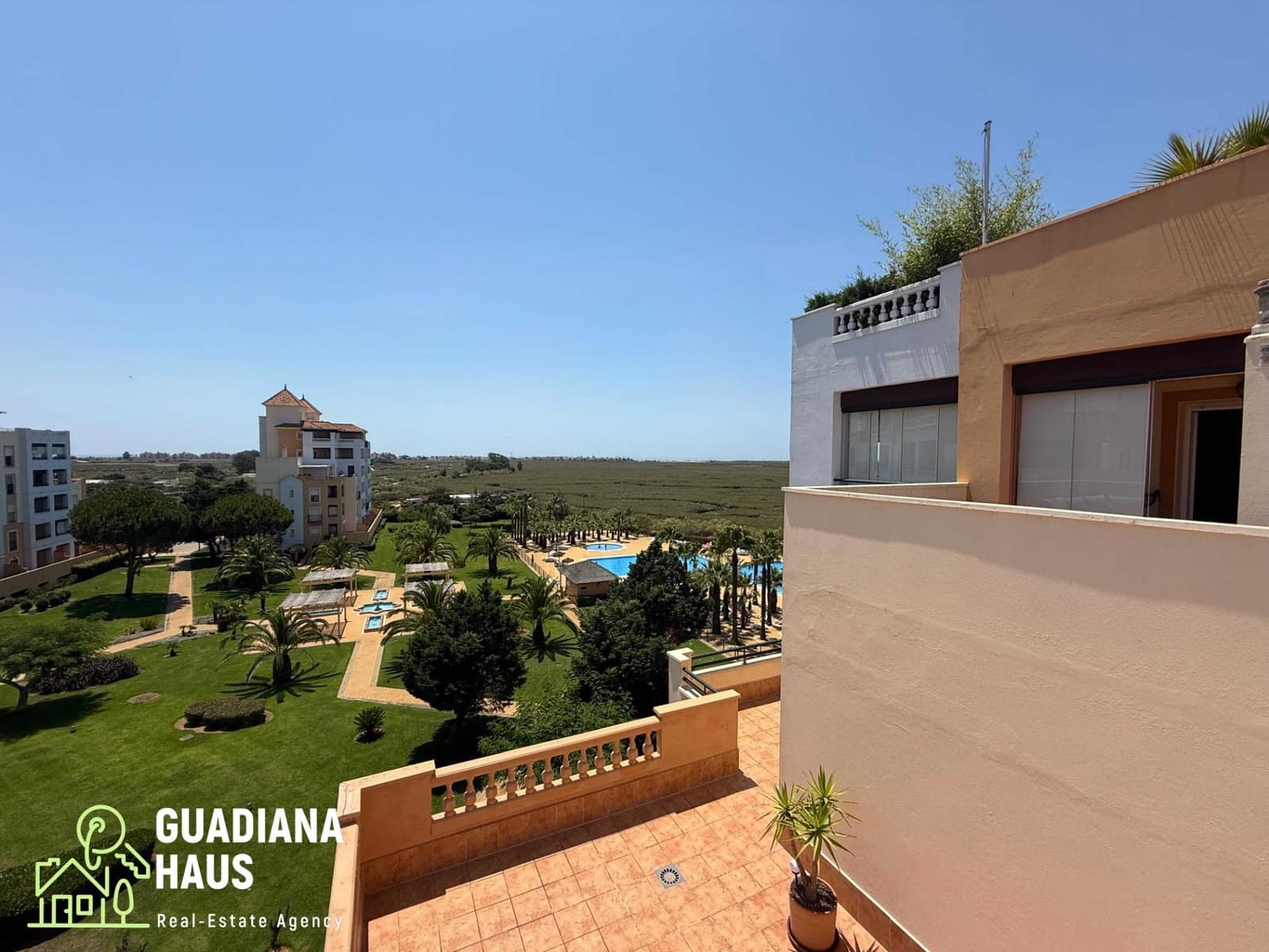 2 sovrum Lägenhet till salu i Isla Canela med pool garage - 325 000 € (Ref: 10078559)