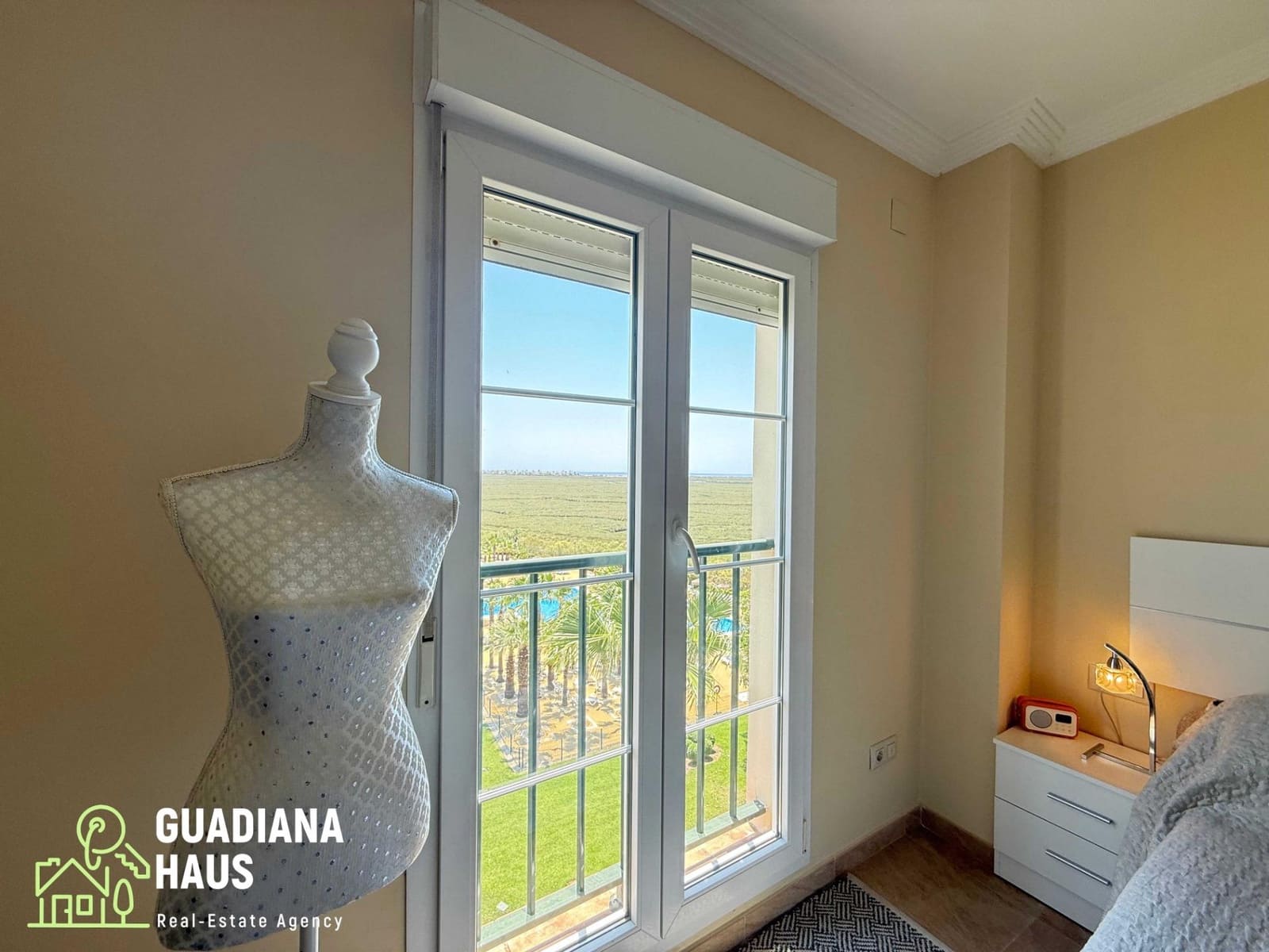 2 sovrum Lägenhet till salu i Isla Canela med pool garage - 325 000 € (Ref: 10078559)
