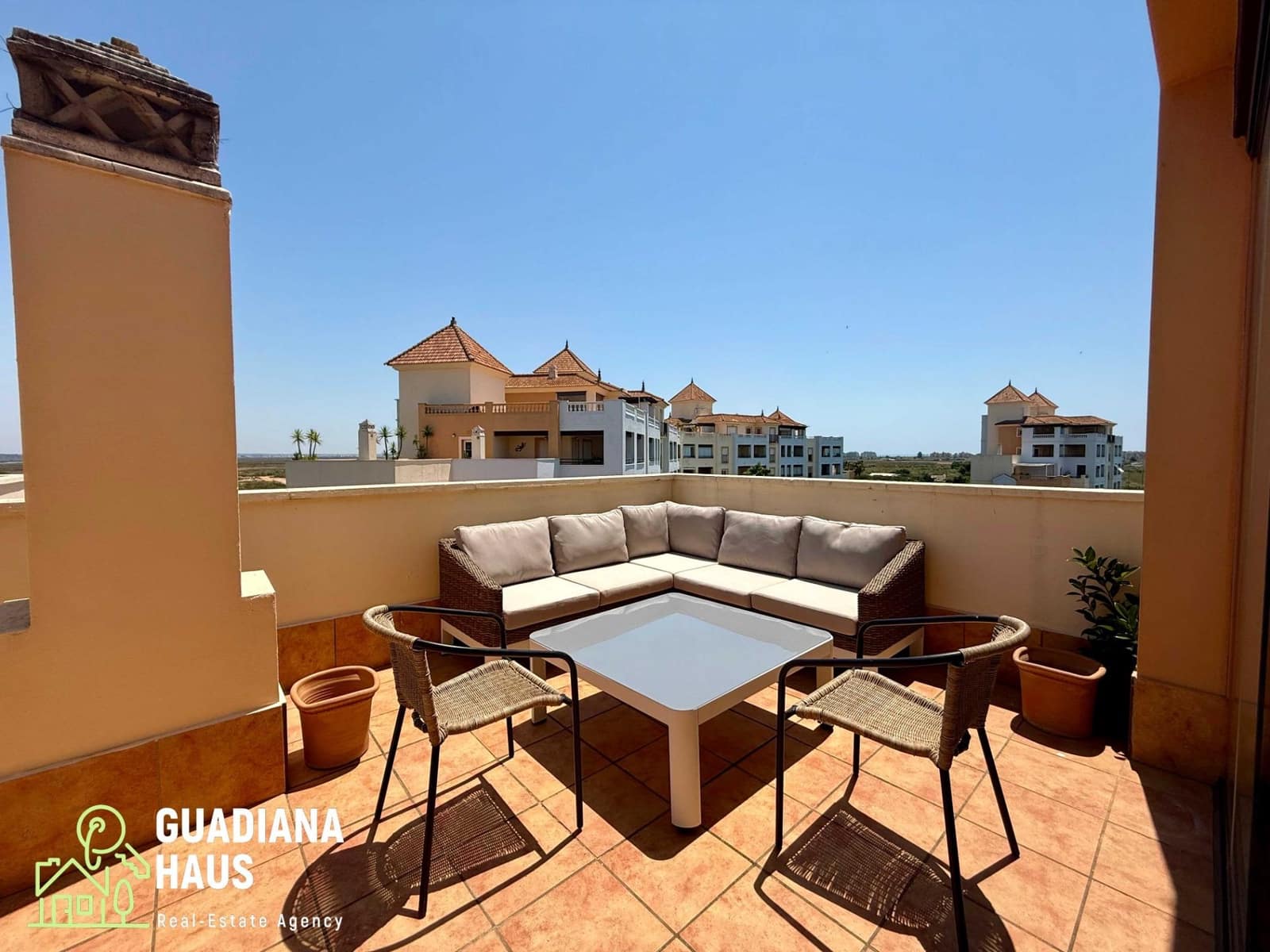 2 sovrum Lägenhet till salu i Isla Canela med pool garage - 325 000 € (Ref: 10078559)