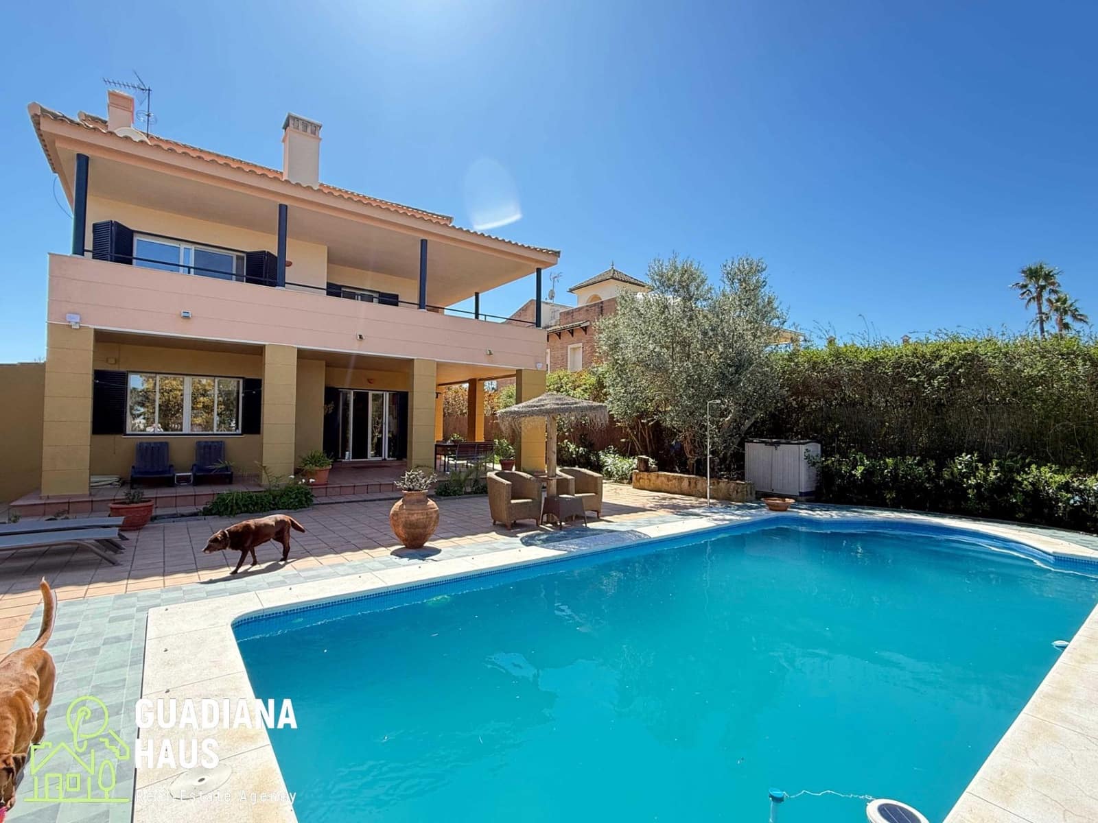 5 soverom Villa til salgs i Isla Canela med svømmebasseng - € 699 000 (Ref: 10078566)