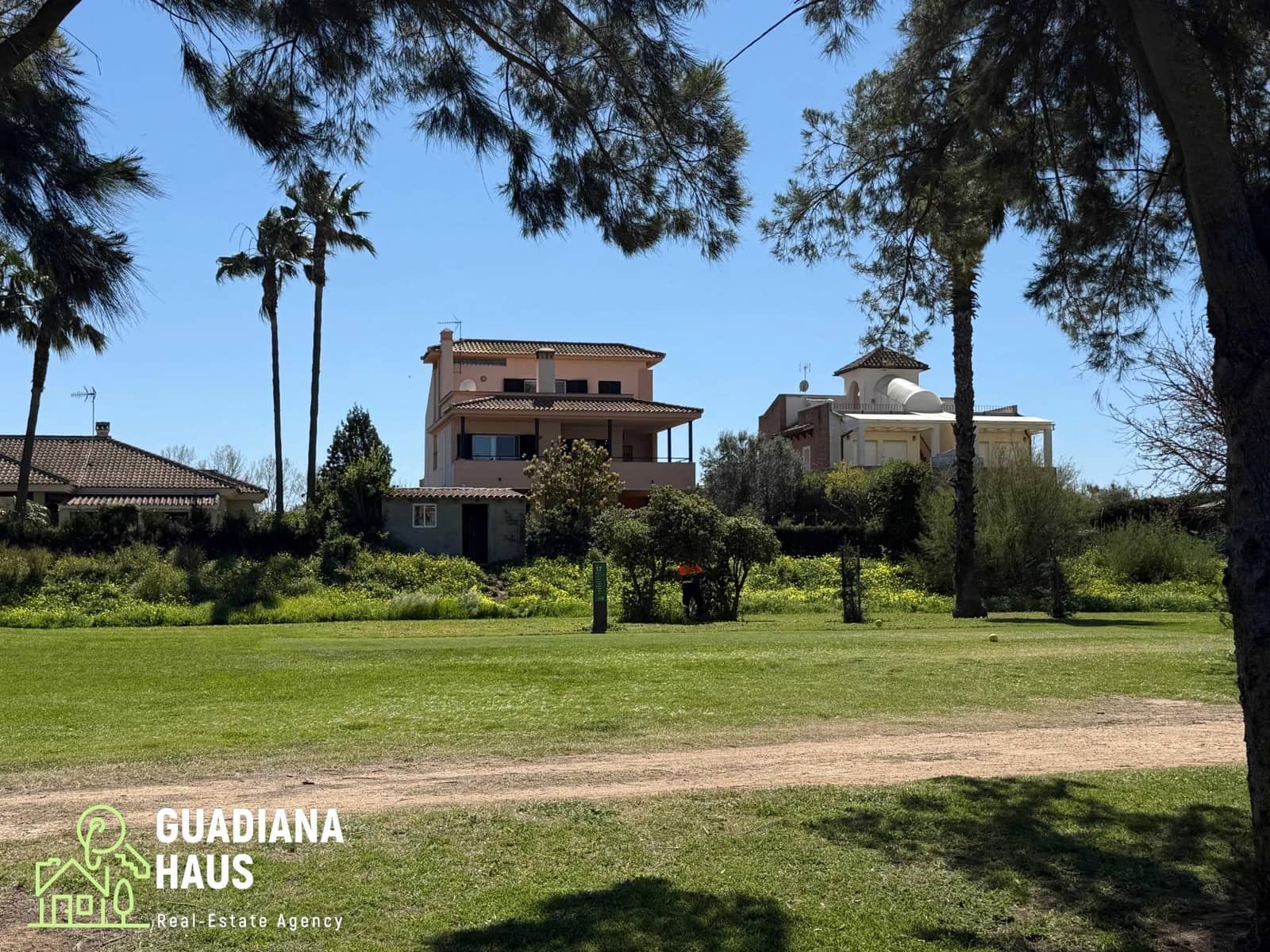 5 soverom Villa til salgs i Isla Canela med svømmebasseng - € 699 000 (Ref: 10078566)