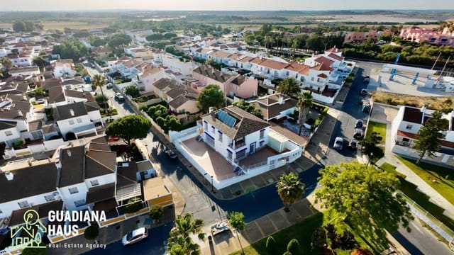5 quarto Moradia para venda em Urbasur, Isla Cristina com piscina garagem - 1 010 000 € (Ref: 10078574)