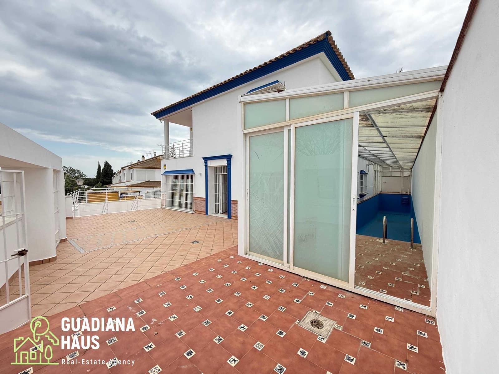 5 quarto Moradia para venda em Urbasur com piscina garagem - 1 010 000 € (Ref: 10078574)