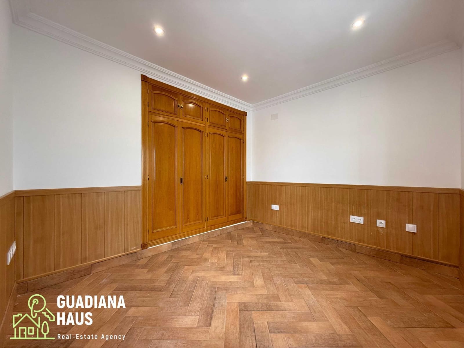 5 quarto Moradia para venda em Urbasur com piscina garagem - 1 010 000 € (Ref: 10078574)