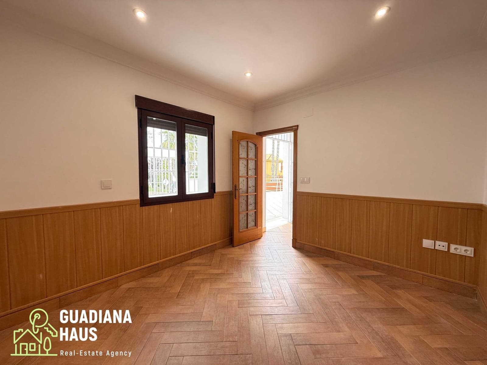 5 quarto Moradia para venda em Urbasur com piscina garagem - 1 010 000 € (Ref: 10078574)