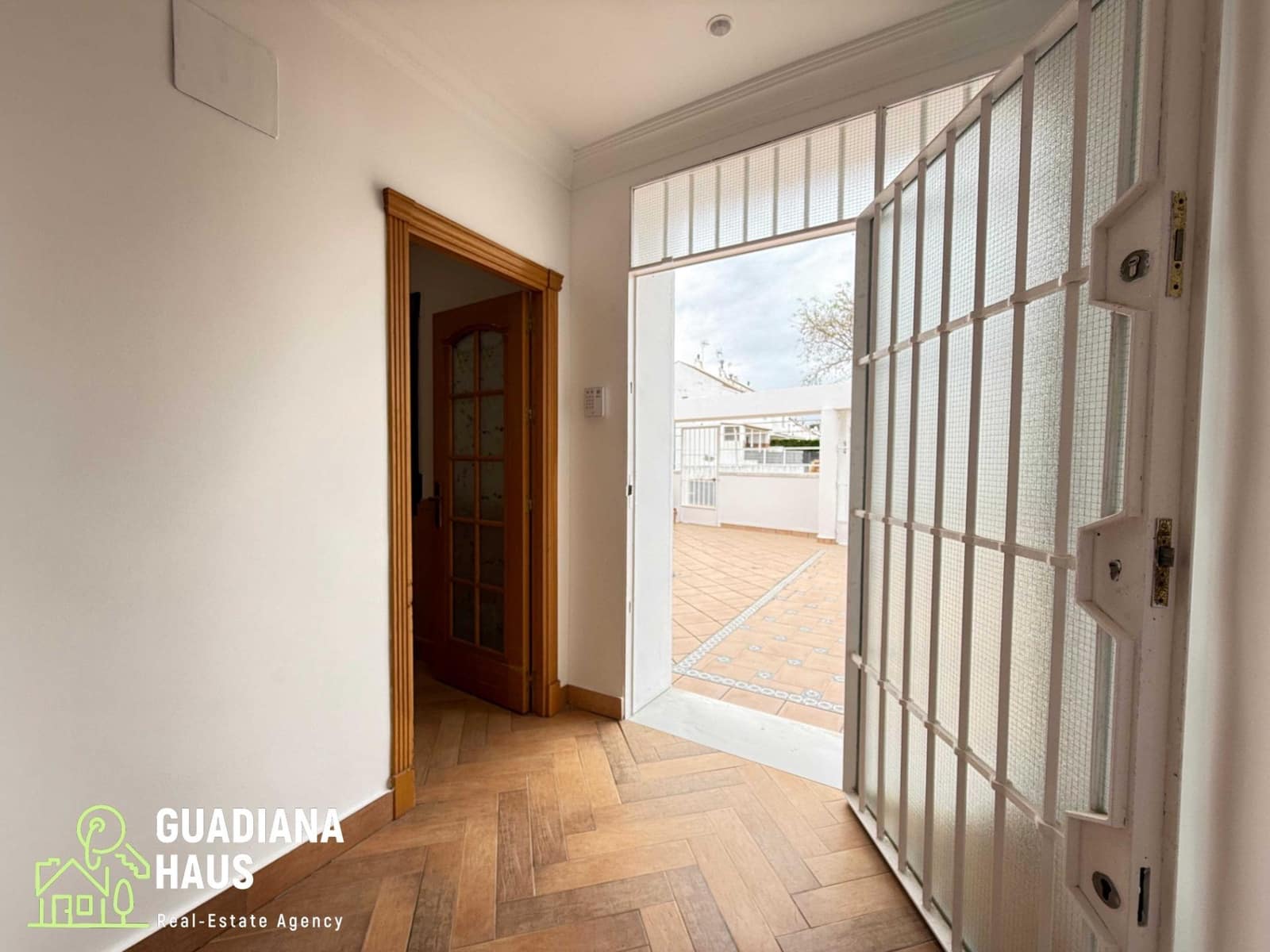 5 quarto Moradia para venda em Urbasur com piscina garagem - 1 010 000 € (Ref: 10078574)