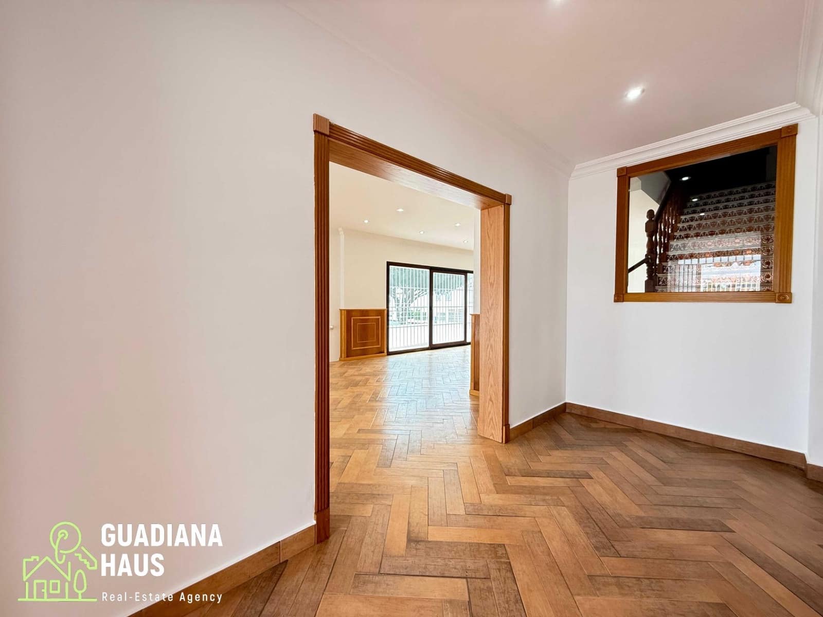 5 quarto Moradia para venda em Urbasur com piscina garagem - 1 010 000 € (Ref: 10078574)