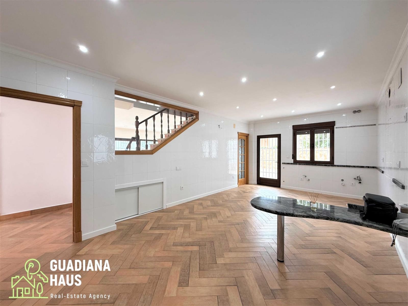 5 quarto Moradia para venda em Urbasur com piscina garagem - 1 010 000 € (Ref: 10078574)