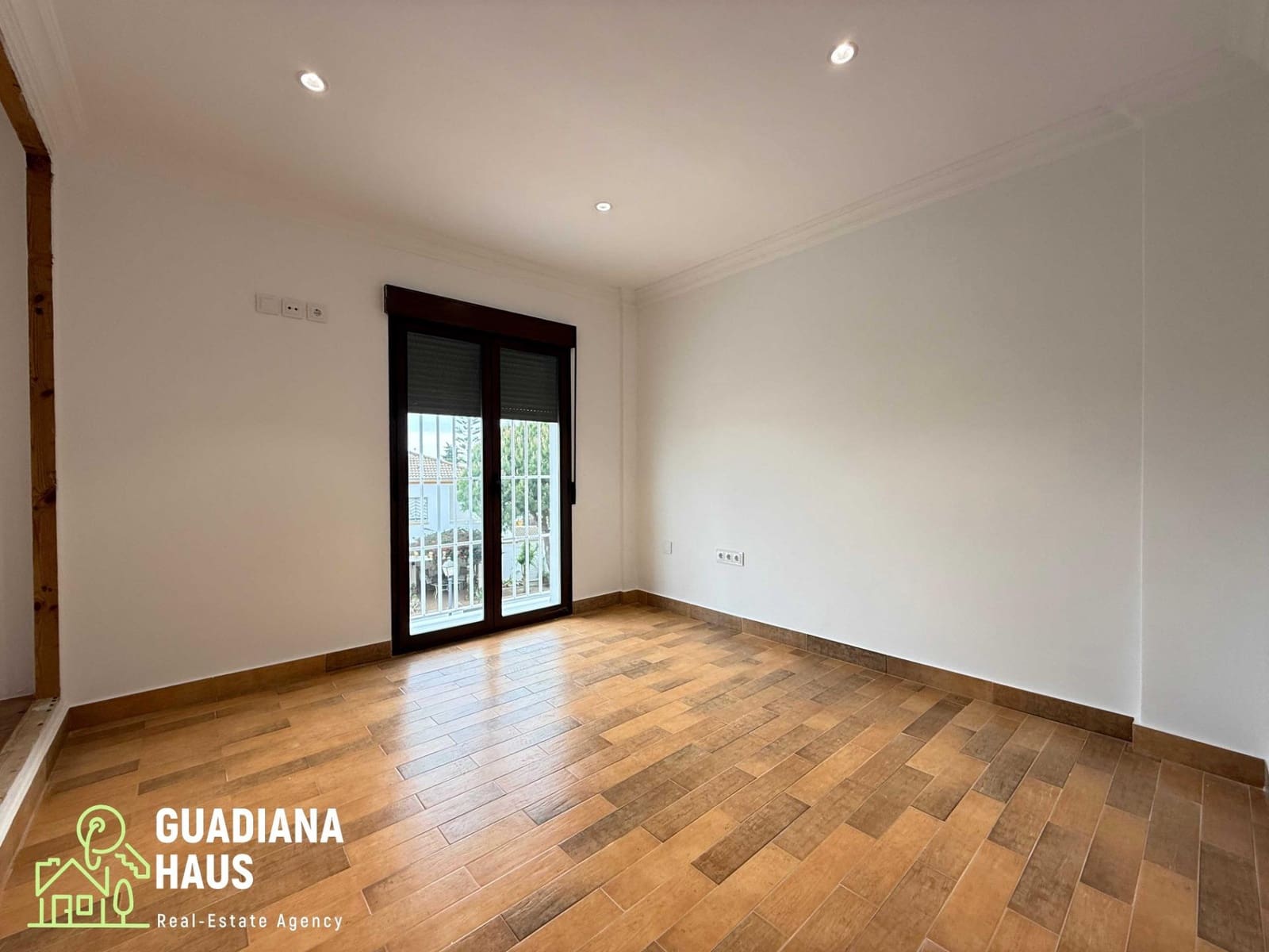 5 quarto Moradia para venda em Urbasur com piscina garagem - 1 010 000 € (Ref: 10078574)