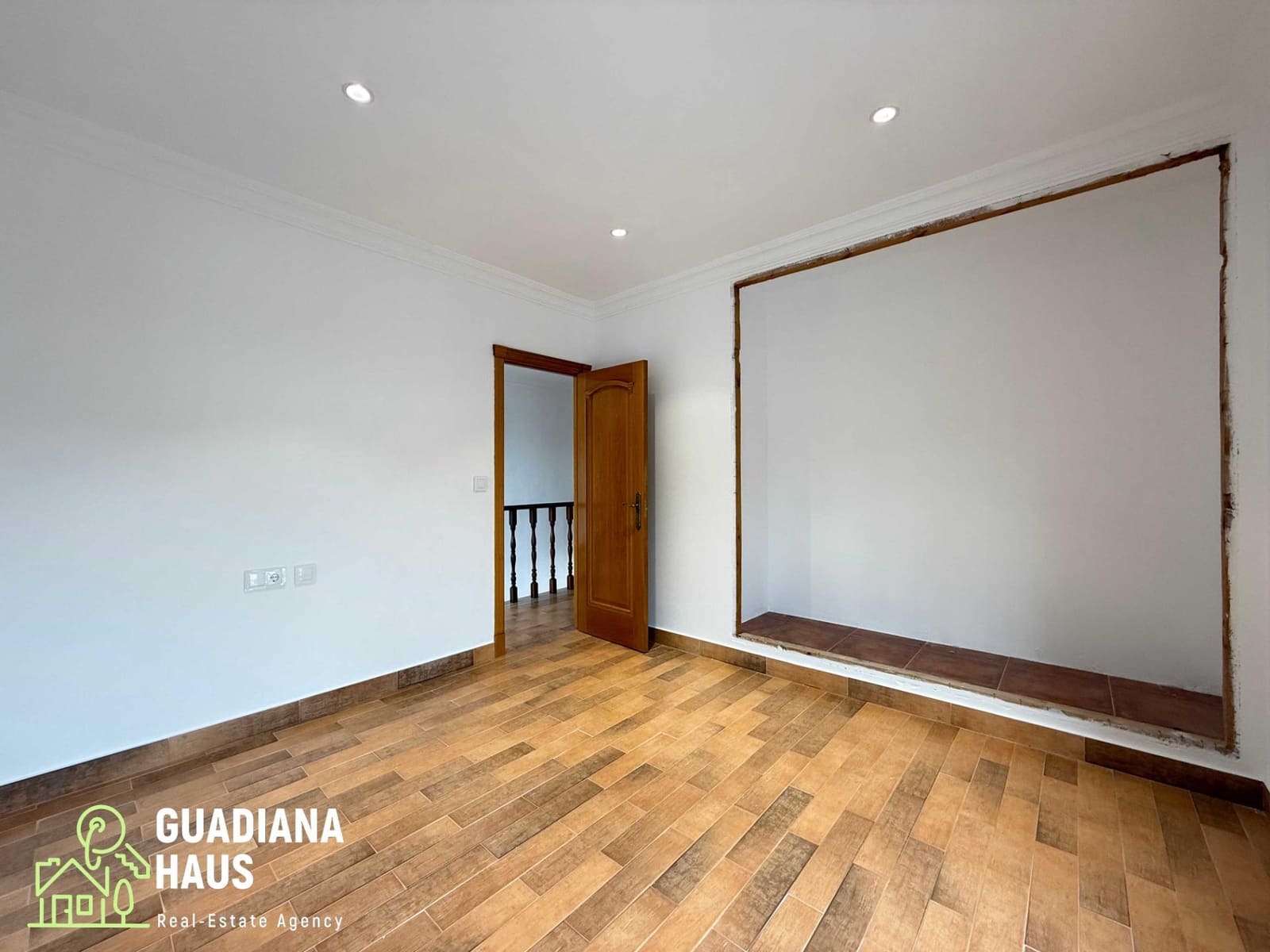 5 quarto Moradia para venda em Urbasur com piscina garagem - 1 010 000 € (Ref: 10078574)