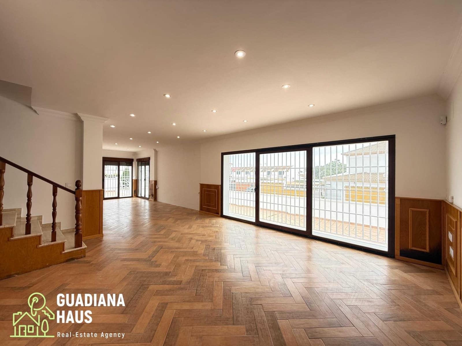 5 quarto Moradia para venda em Urbasur com piscina garagem - 1 010 000 € (Ref: 10078574)