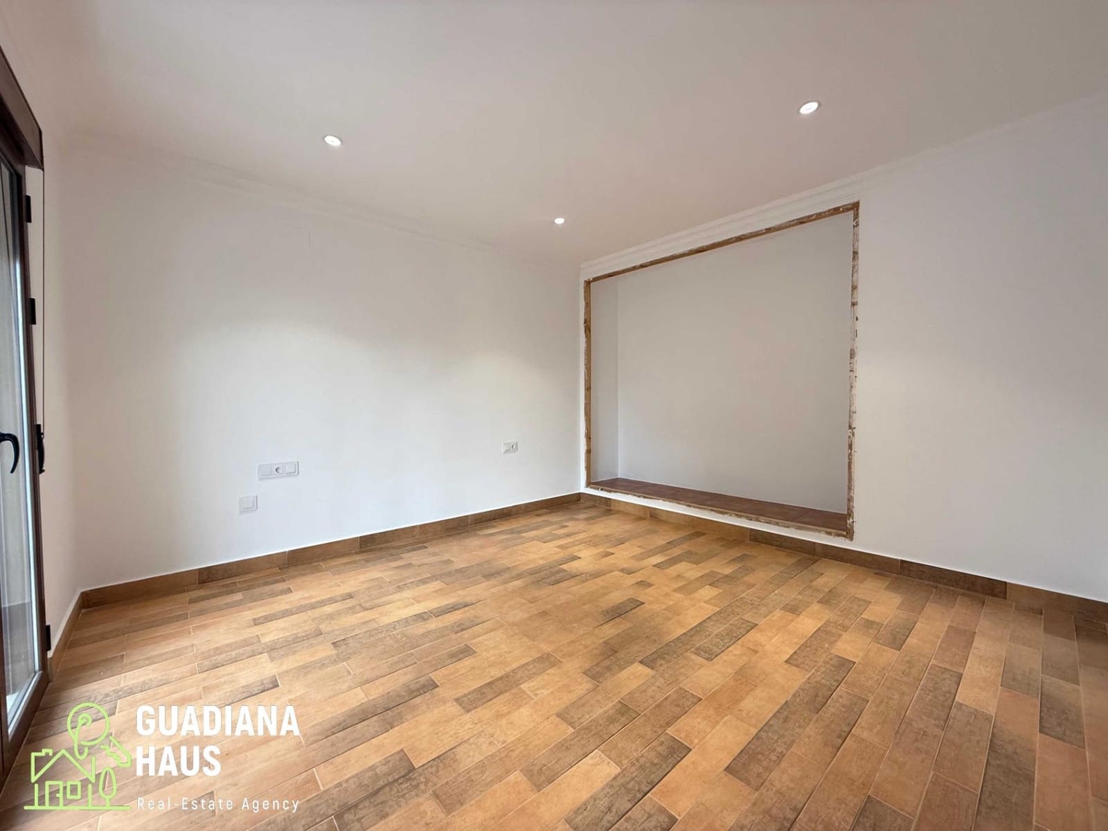 5 quarto Moradia para venda em Urbasur com piscina garagem - 1 010 000 € (Ref: 10078574)
