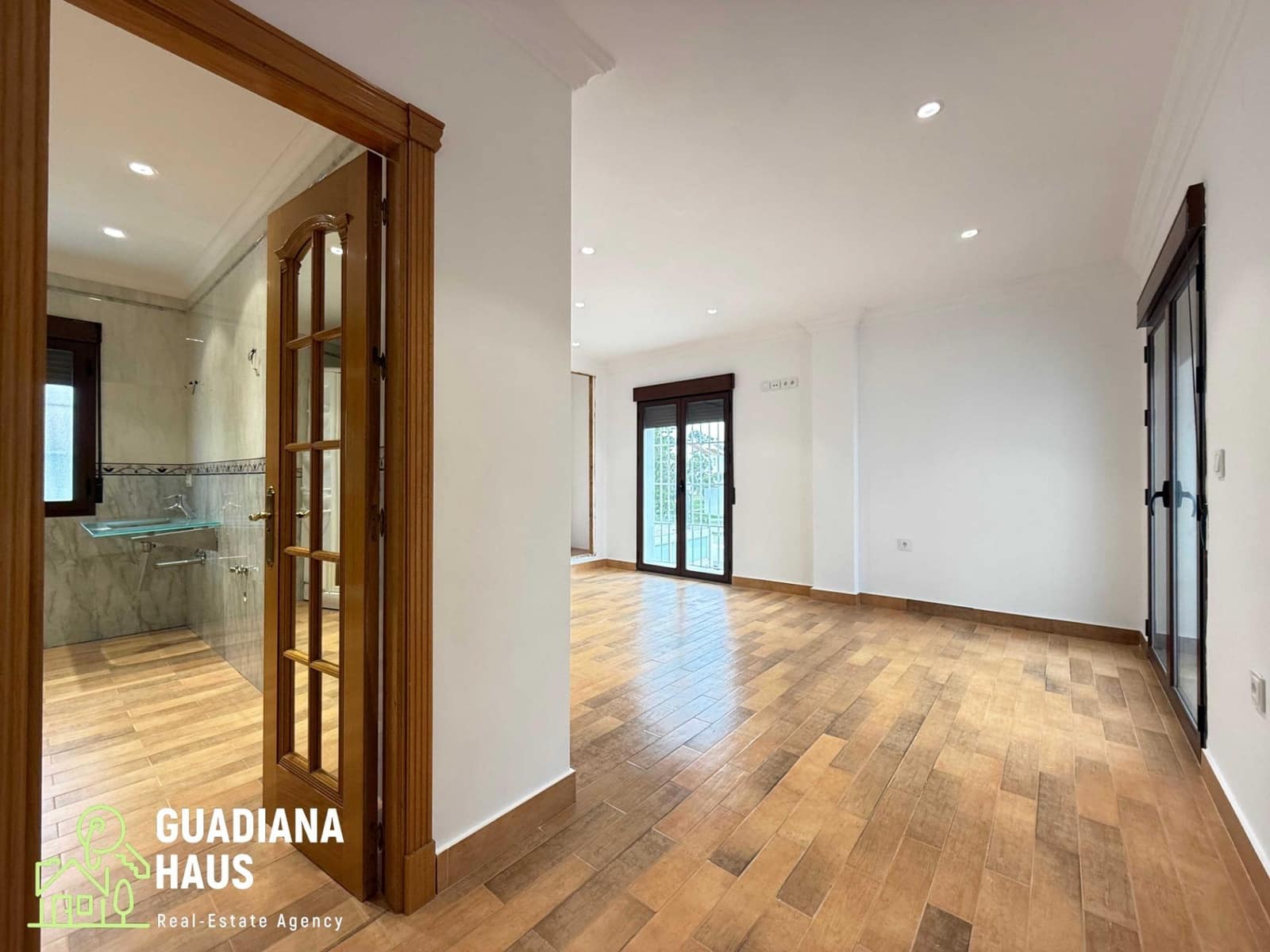 5 quarto Moradia para venda em Urbasur com piscina garagem - 1 010 000 € (Ref: 10078574)