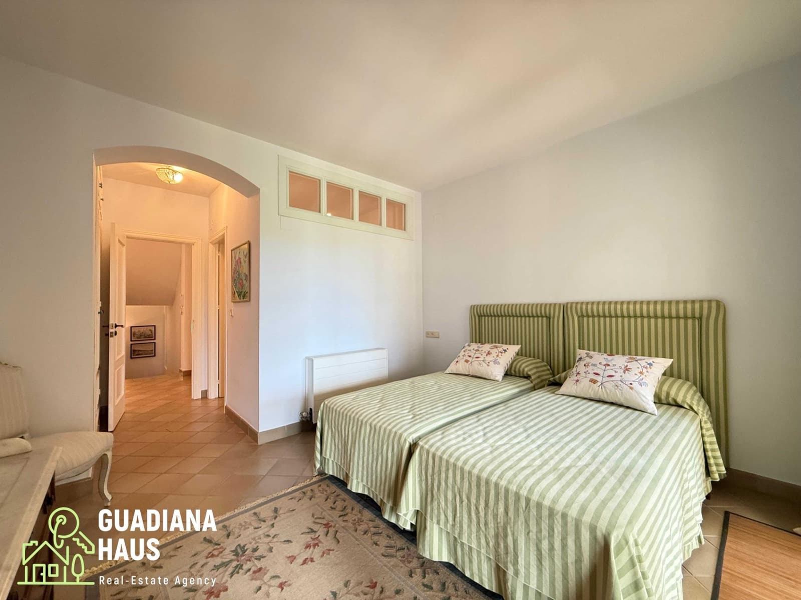 4 soveværelse Semi-Rækkehus til salg i Isla Canela - € 1.435.000 (Ref: 10078577)