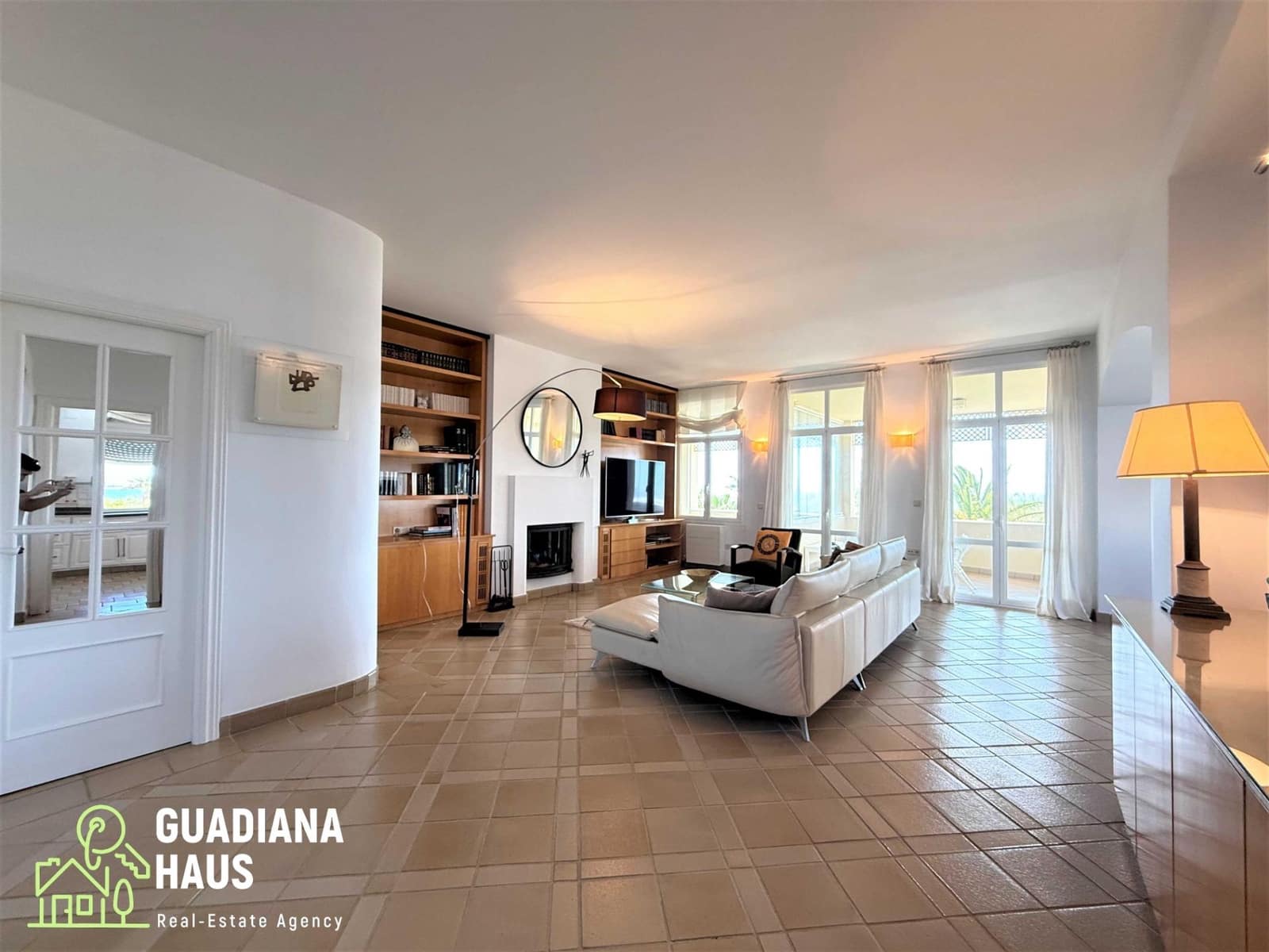 4 soveværelse Semi-Rækkehus til salg i Isla Canela - € 1.435.000 (Ref: 10078577)