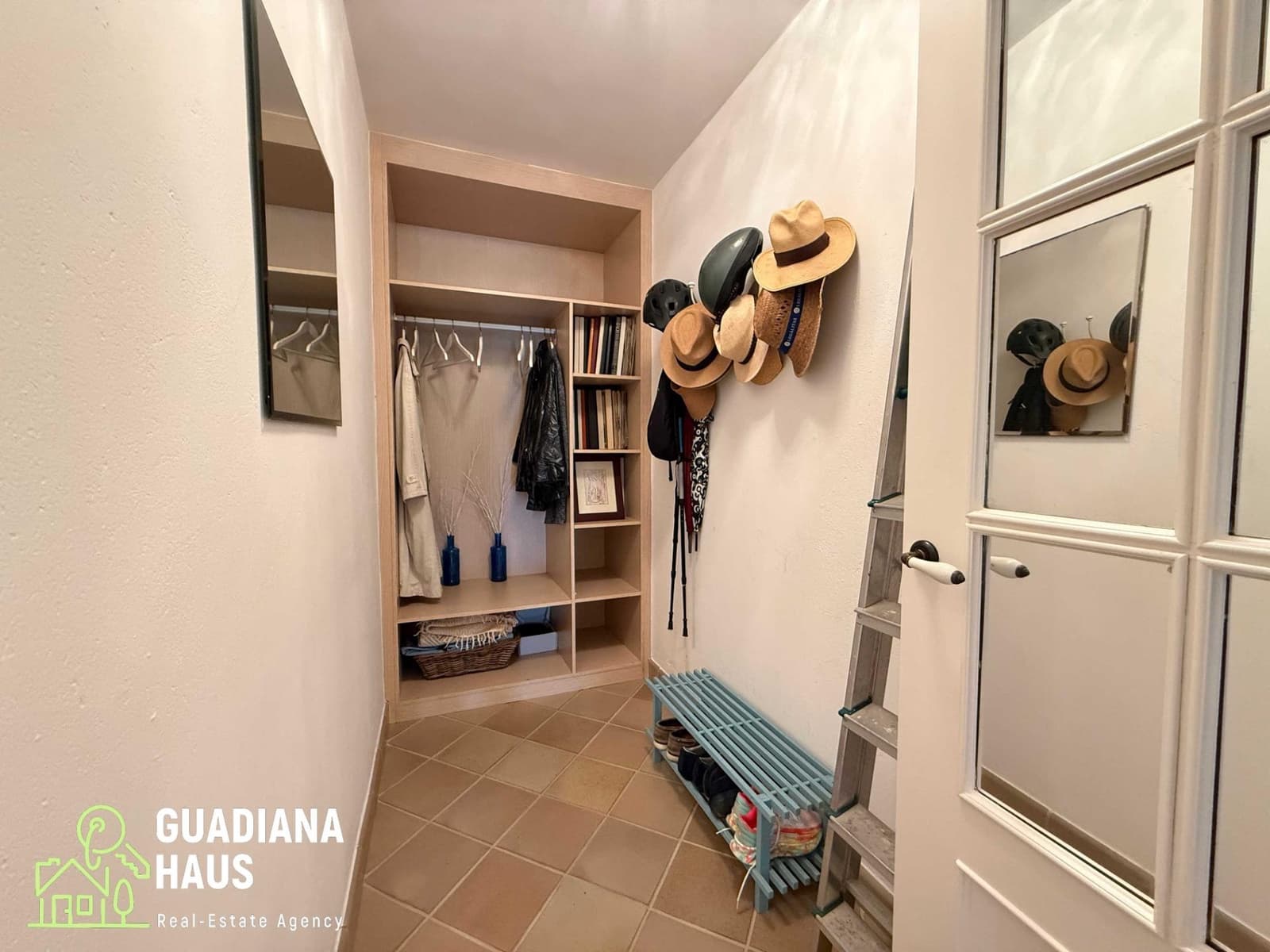 4 soveværelse Semi-Rækkehus til salg i Isla Canela - € 1.435.000 (Ref: 10078577)