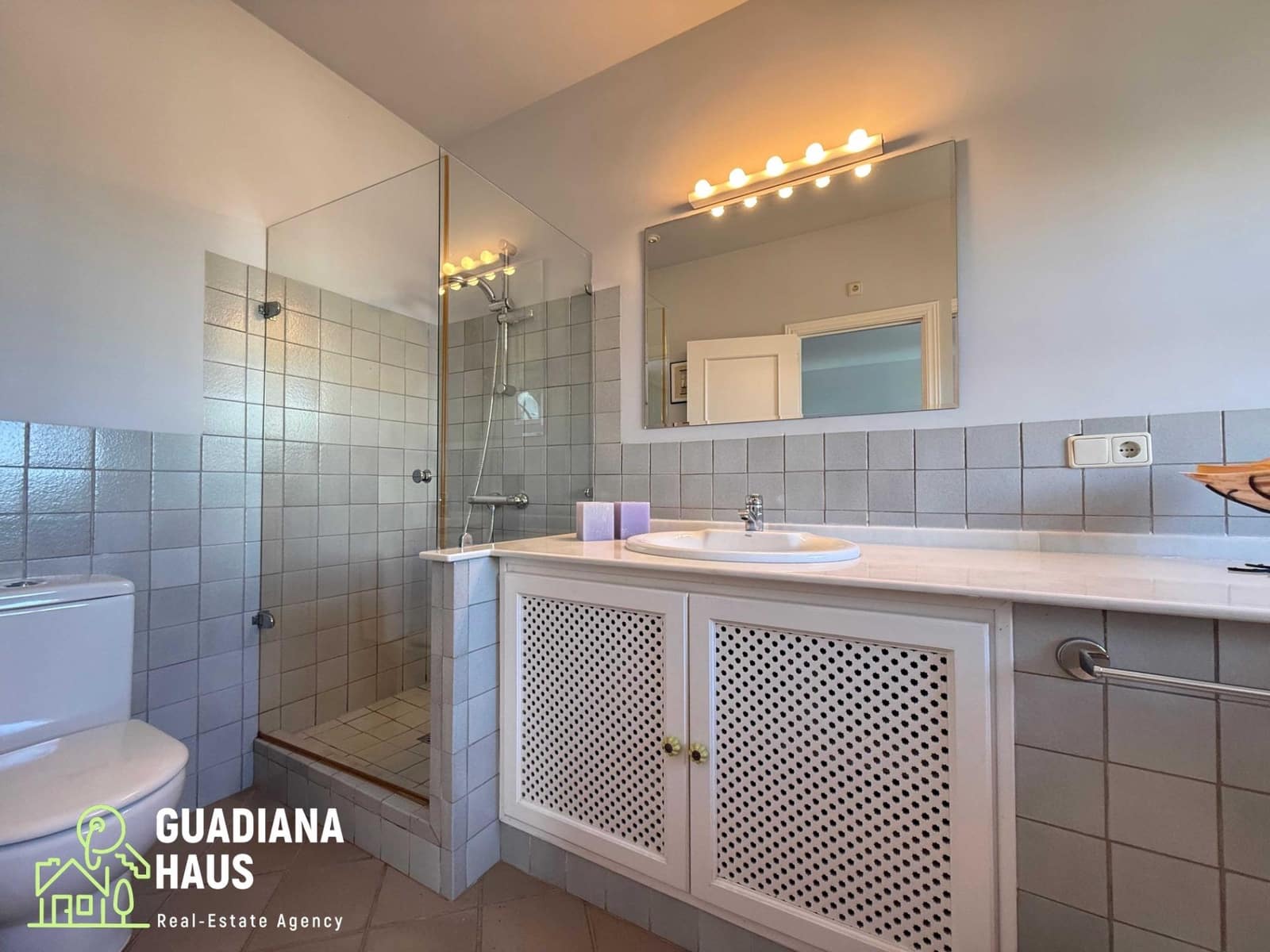 4 soveværelse Semi-Rækkehus til salg i Isla Canela - € 1.435.000 (Ref: 10078577)