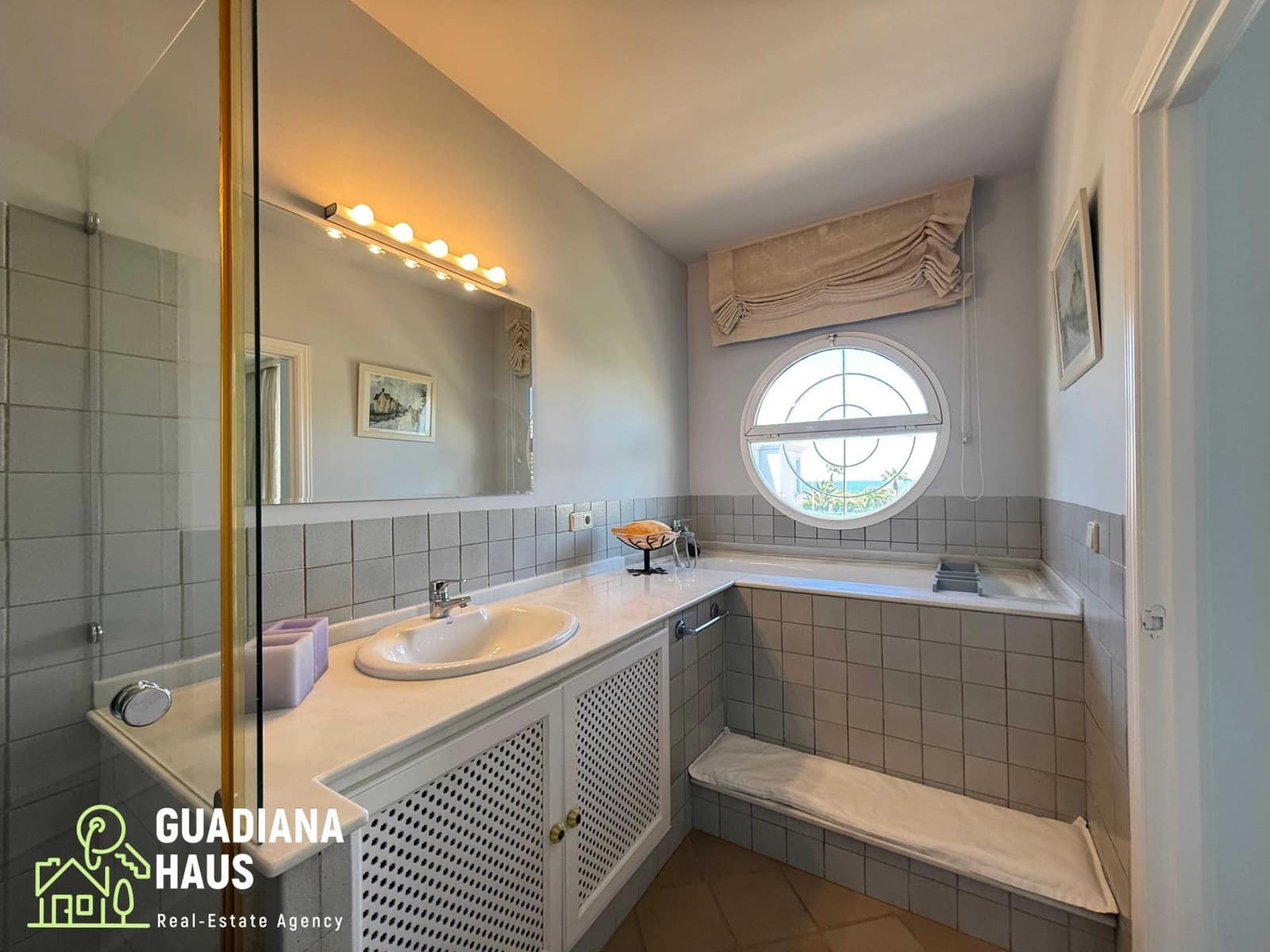 4 soveværelse Semi-Rækkehus til salg i Isla Canela - € 1.435.000 (Ref: 10078577)