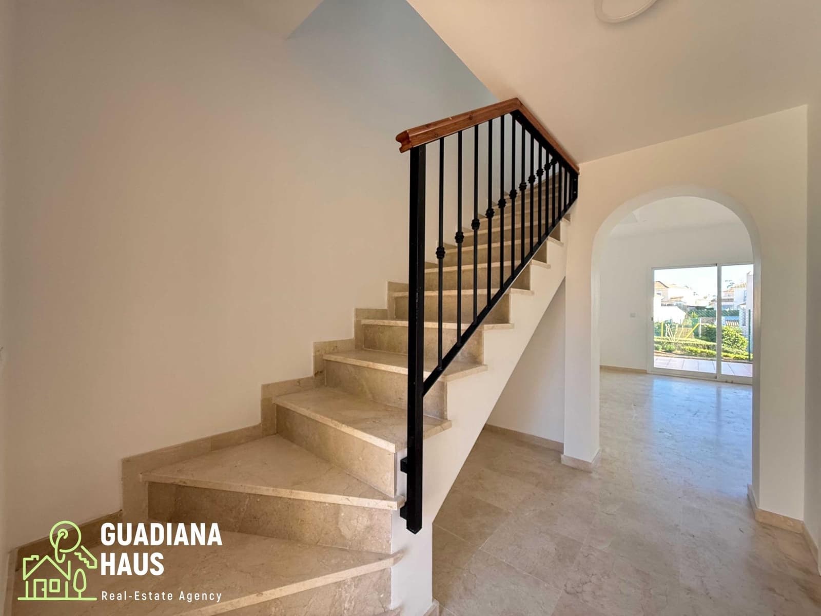 2 makuuhuone Rivitalo myytävänä paikassa Ayamonte mukana uima-altaan - 195 000 € (Ref: 10078578)