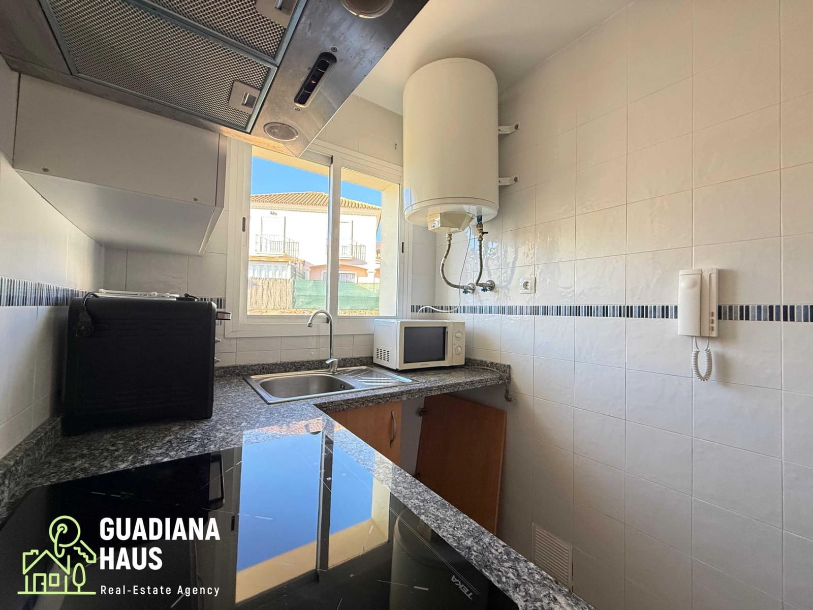 2 makuuhuone Rivitalo myytävänä paikassa Ayamonte mukana uima-altaan - 195 000 € (Ref: 10078578)