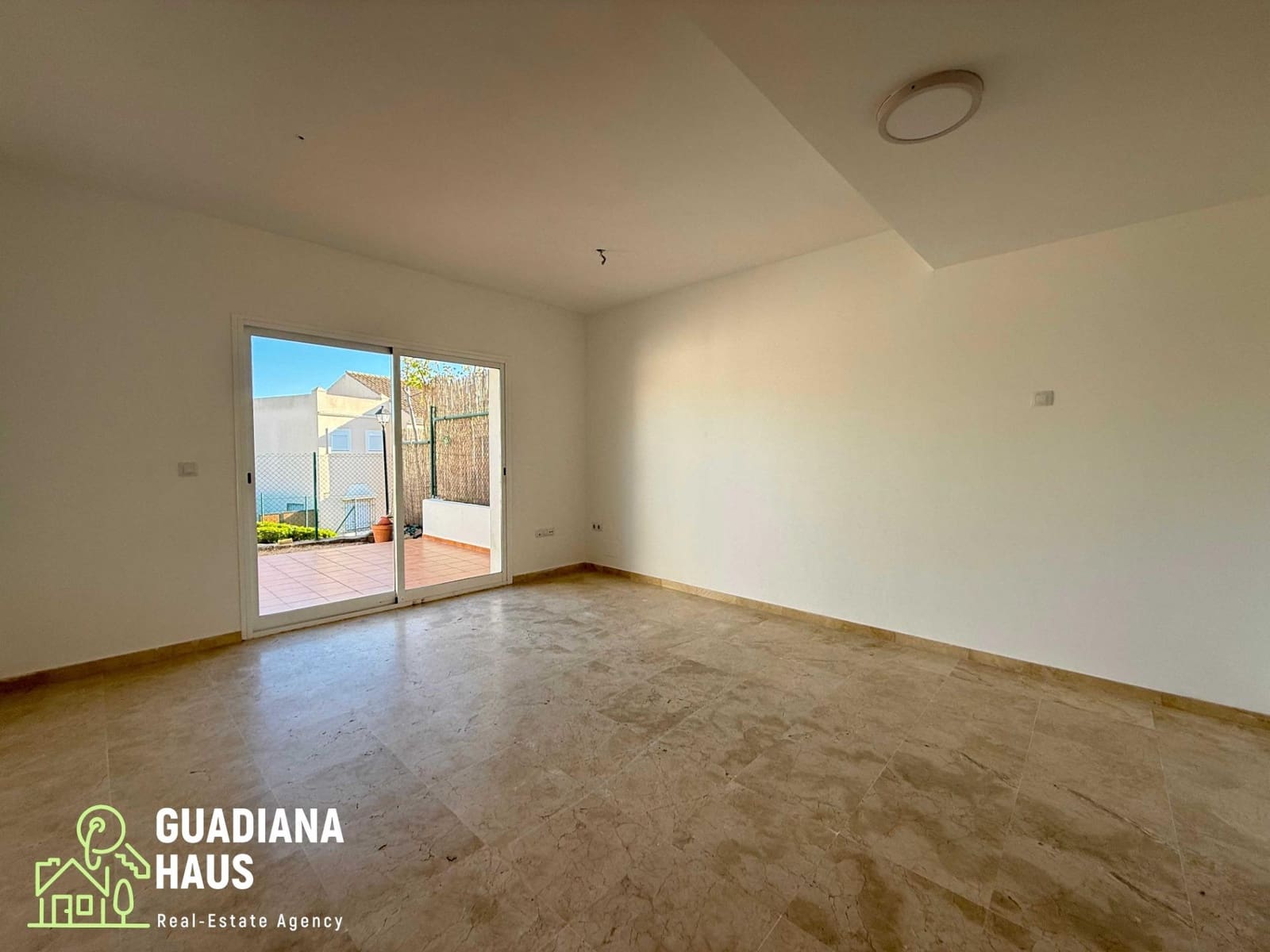 2 makuuhuone Rivitalo myytävänä paikassa Ayamonte mukana uima-altaan - 195 000 € (Ref: 10078578)