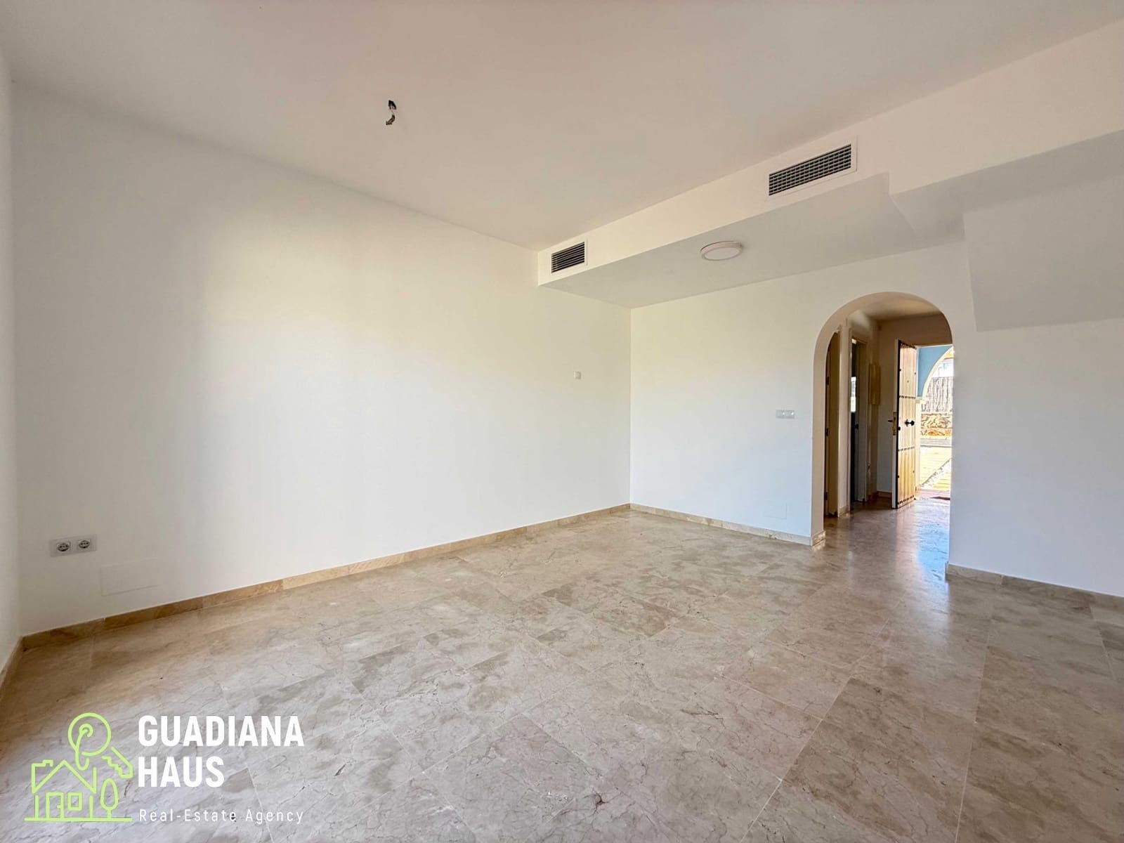 2 makuuhuone Rivitalo myytävänä paikassa Ayamonte mukana uima-altaan - 195 000 € (Ref: 10078578)