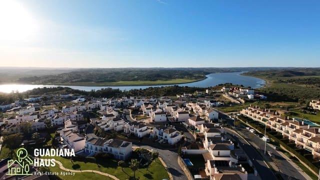 2 makuuhuone Rivitalo myytävänä paikassa Ayamonte mukana uima-altaan - 195 000 € (Ref: 10078578)