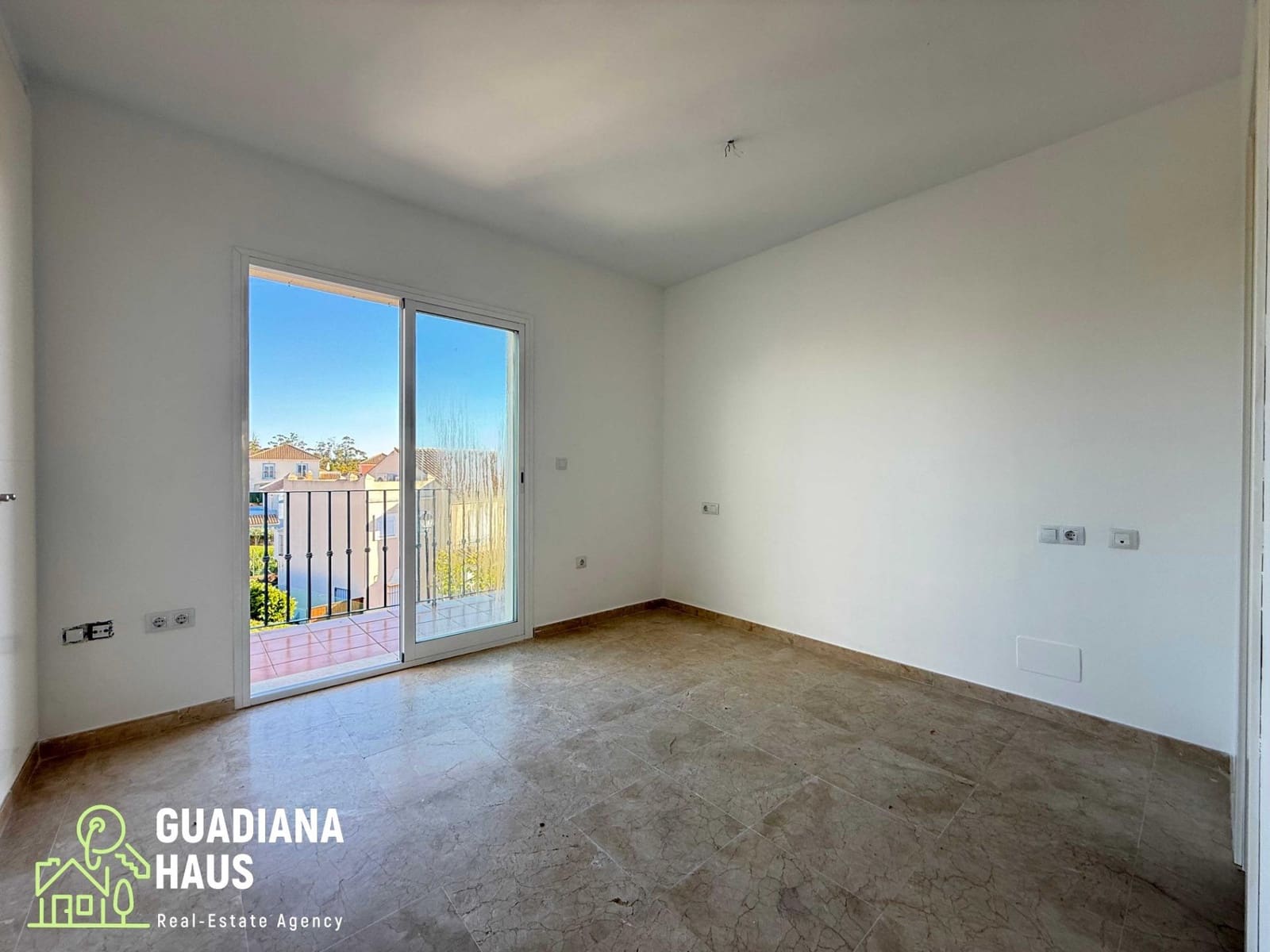 2 makuuhuone Rivitalo myytävänä paikassa Ayamonte mukana uima-altaan - 195 000 € (Ref: 10078578)
