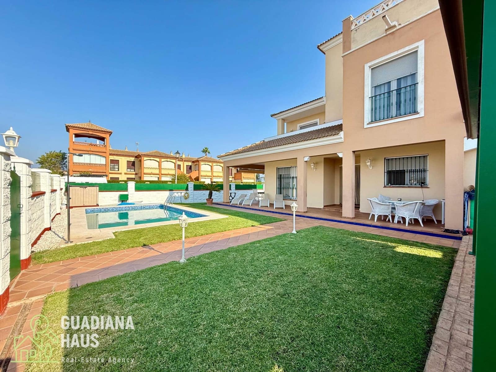 5 soveværelse Villa til salg i Isla Canela med swimmingpool - € 549.000 (Ref: 10078586)