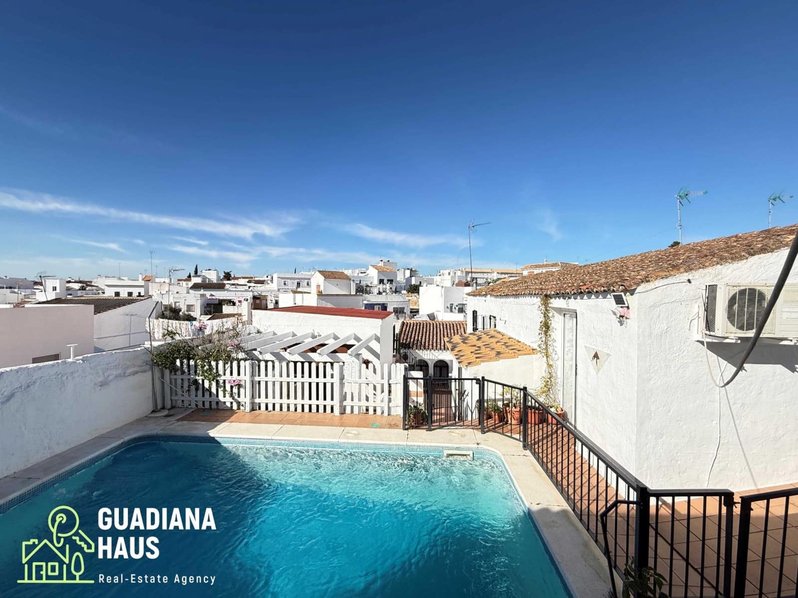 6 chambre Villa/Maison Mitoyenne à vendre à Ayamonte avec piscine - 399 000 € (Ref: 10078593)