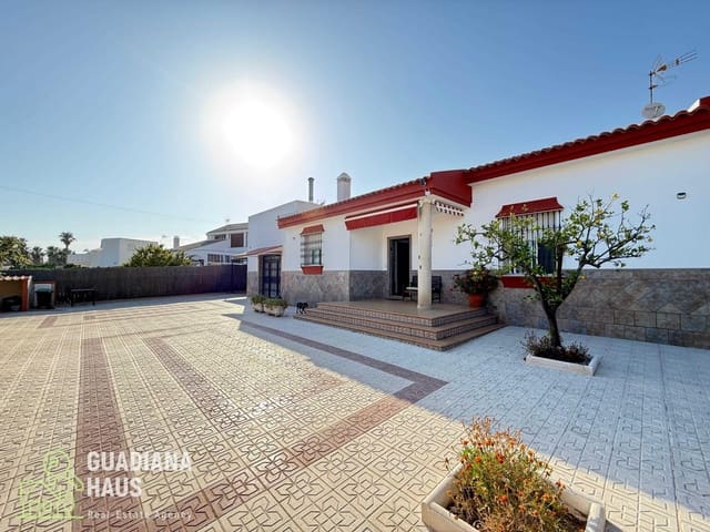 3 bedroom Villa for sale in Ayamonte with pool garage - € 399,000 (Ref: 10078598)