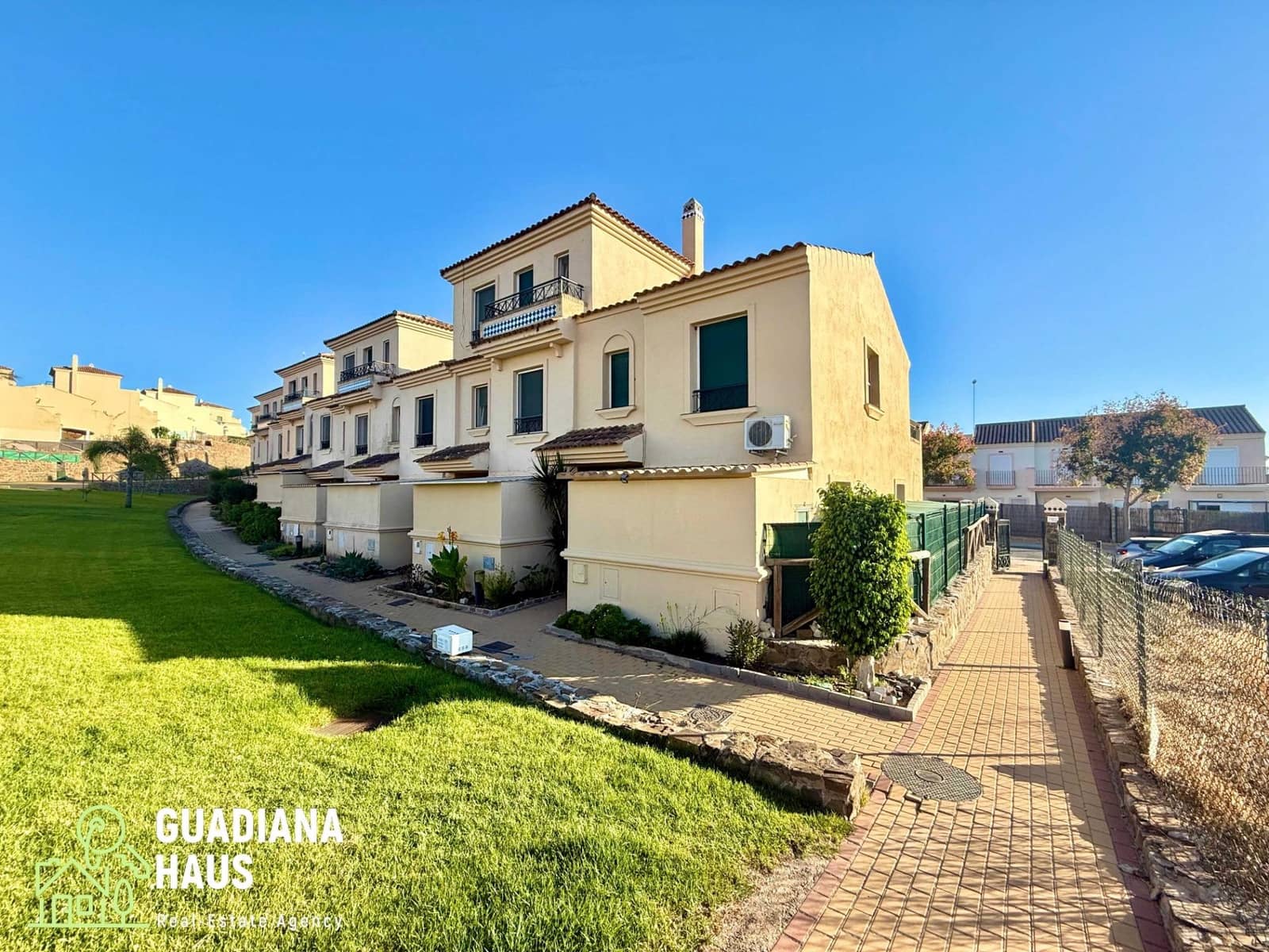 Adosado de 3 habitaciones en Ayamonte en venta con piscina garaje - 198.000 € (Ref: 10139770)