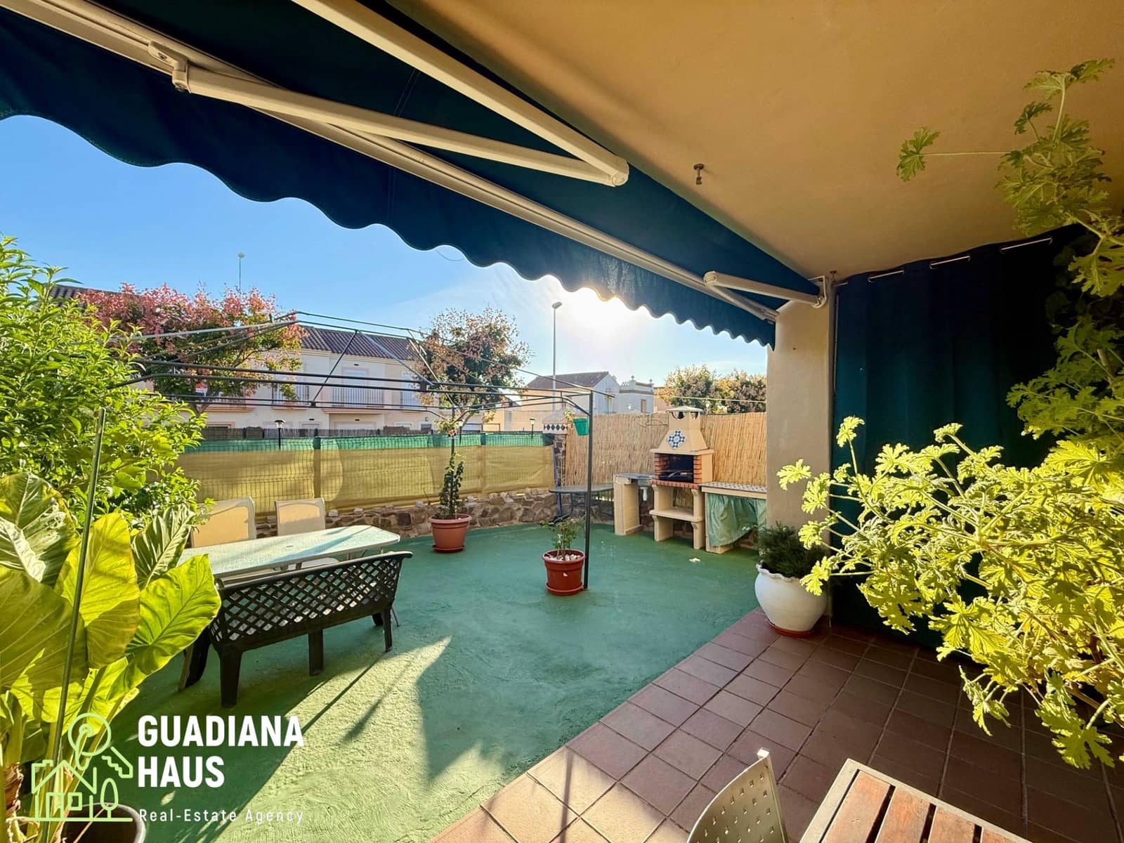 Adosado de 3 habitaciones en Ayamonte en venta con piscina garaje - 198.000 € (Ref: 10139770)