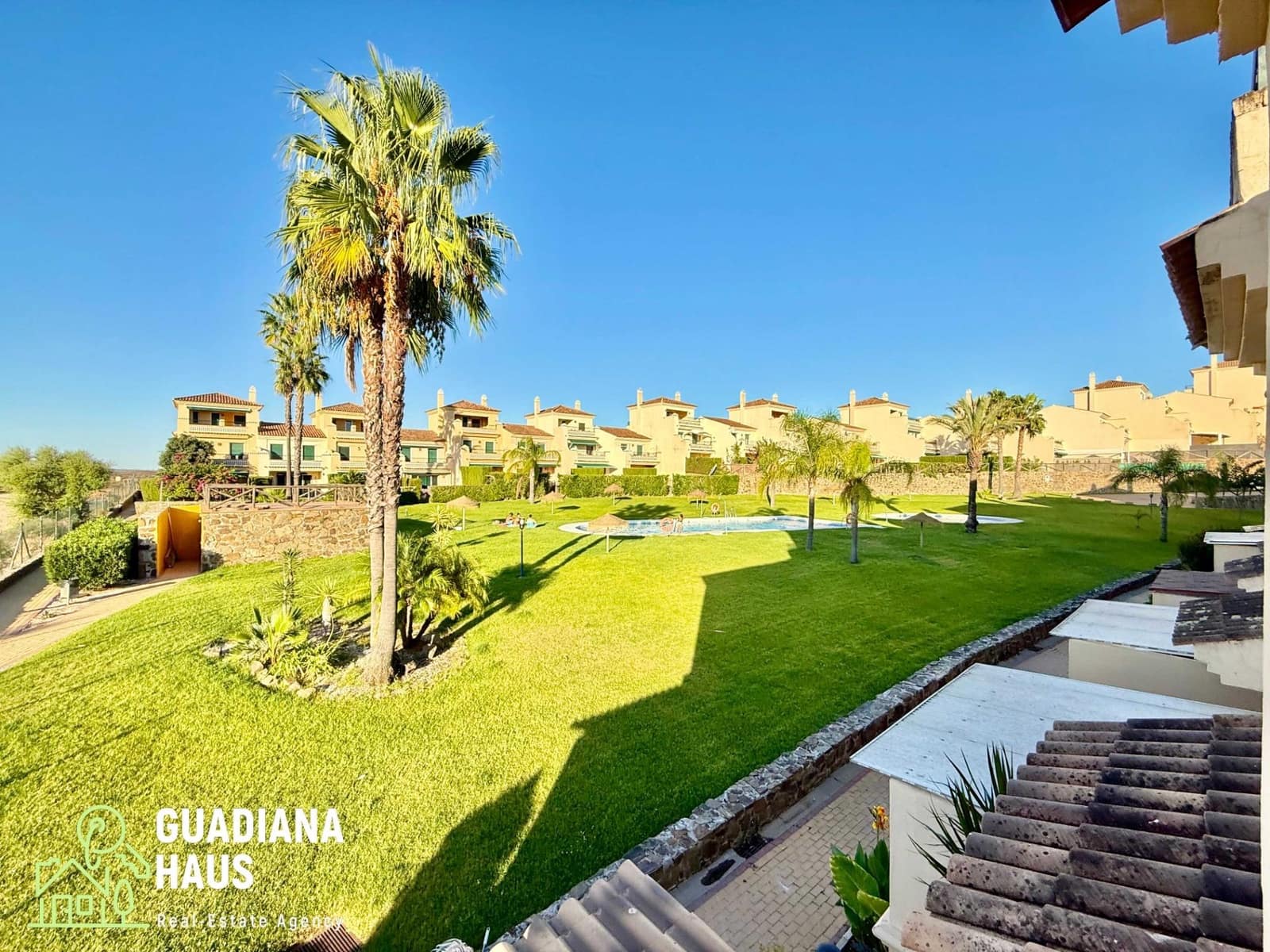 Adosado de 3 habitaciones en Ayamonte en venta con piscina garaje - 198.000 € (Ref: 10139770)