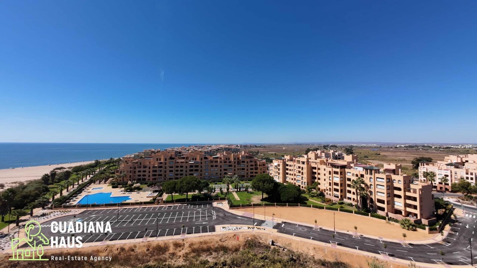 Ático de 3 habitaciones en Isla Canela en venta con piscina garaje - 690.000 € (Ref: 10147181)