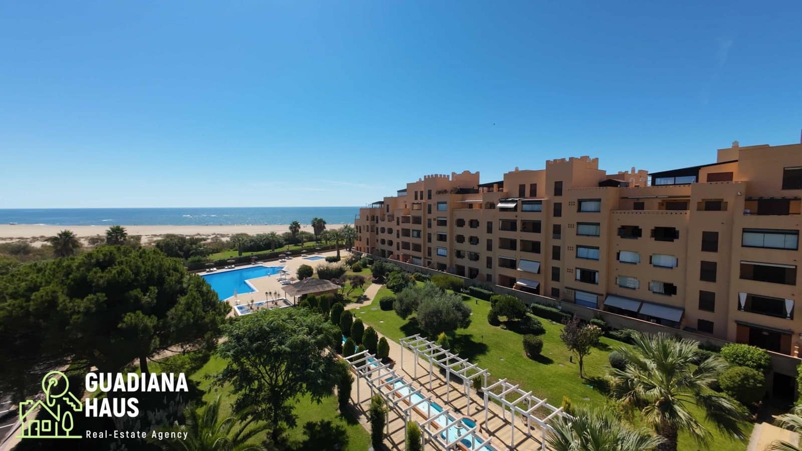Ático de 3 habitaciones en Isla Canela en venta con piscina garaje - 690.000 € (Ref: 10147181)